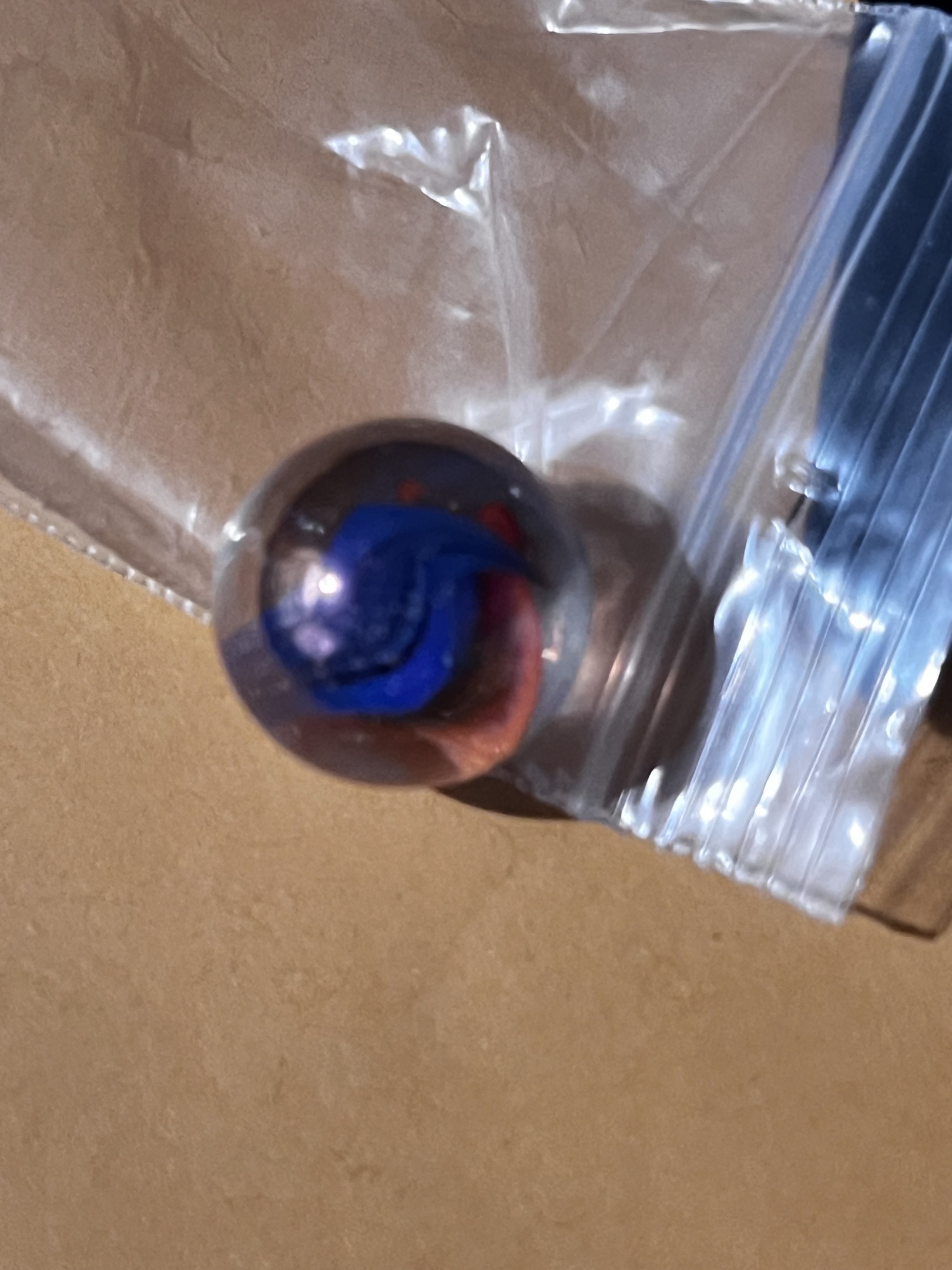 Multi-Vane (Red & Blue) by Vitro Agate Company, identification view