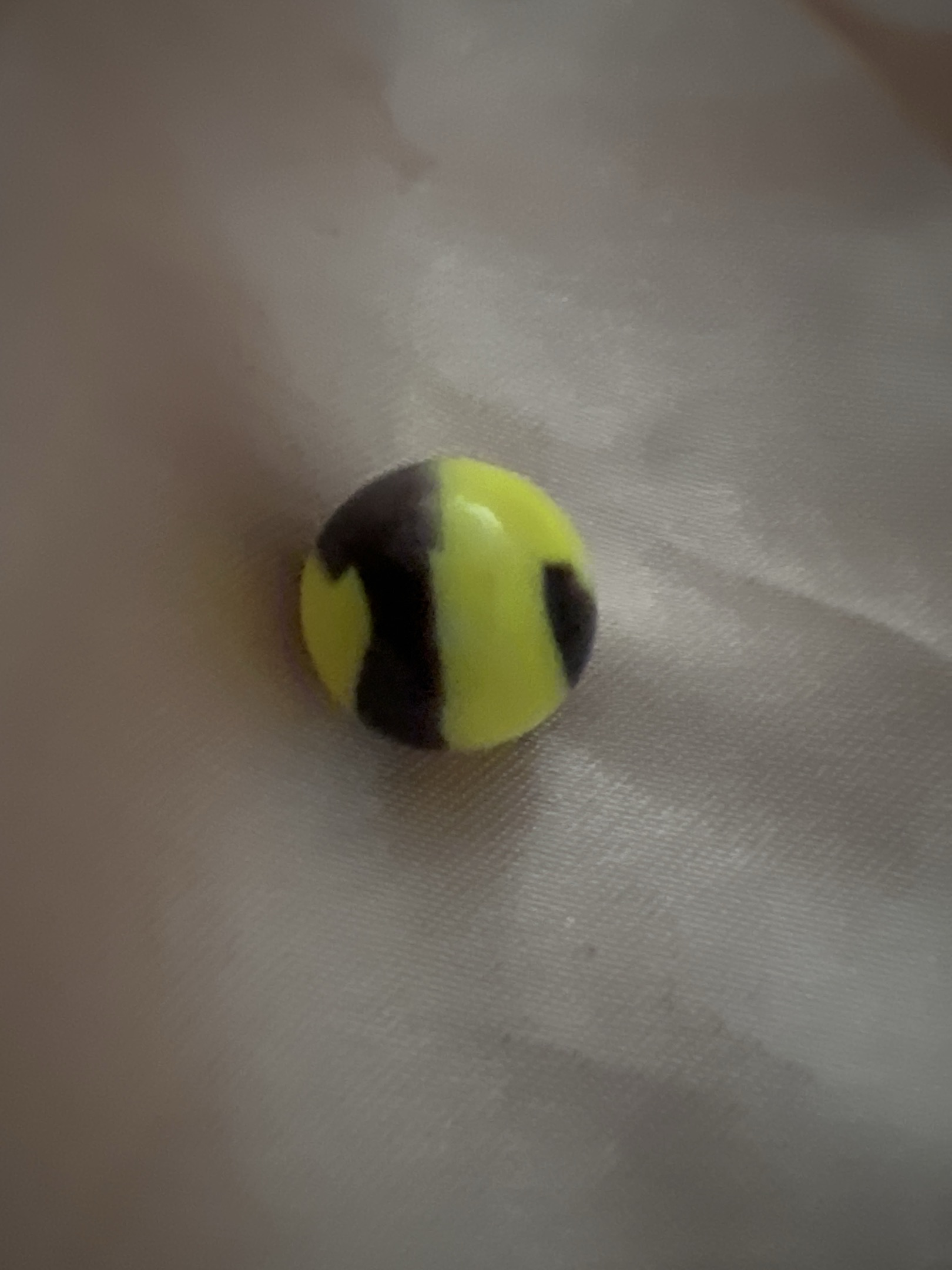 Bumblebee by Peltier Glass Co., identification view