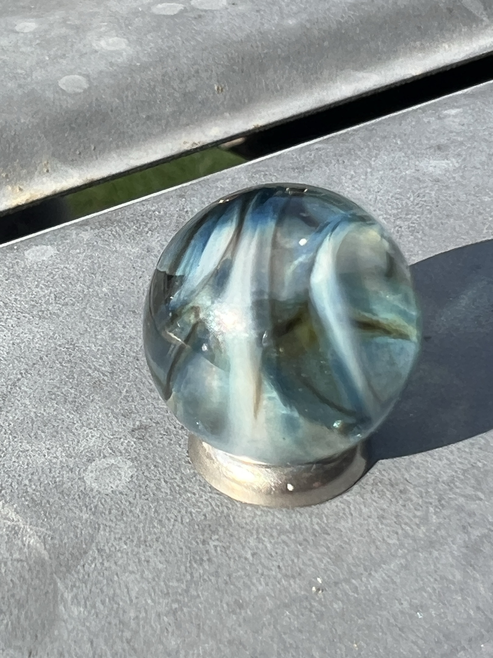 Blue and White Swirl by Christensen Agate Company, identification view
