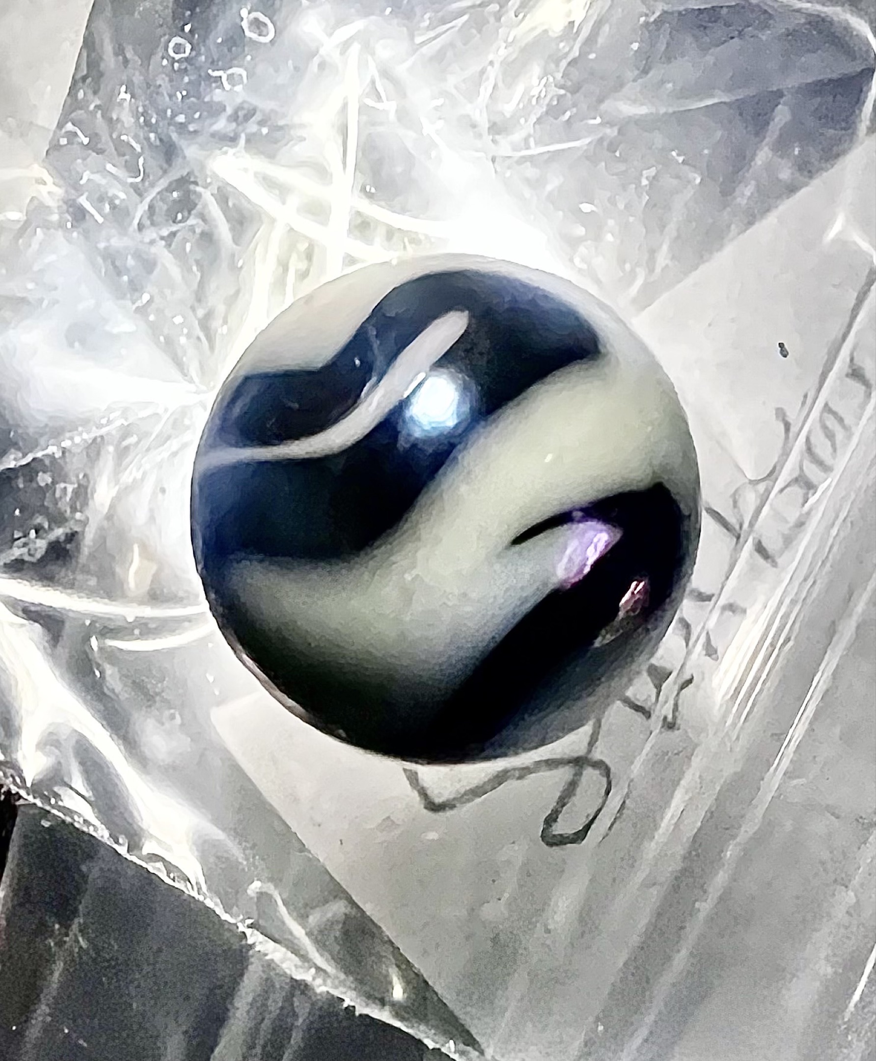 Purple and White Patch by Akro Agate Company, identification view