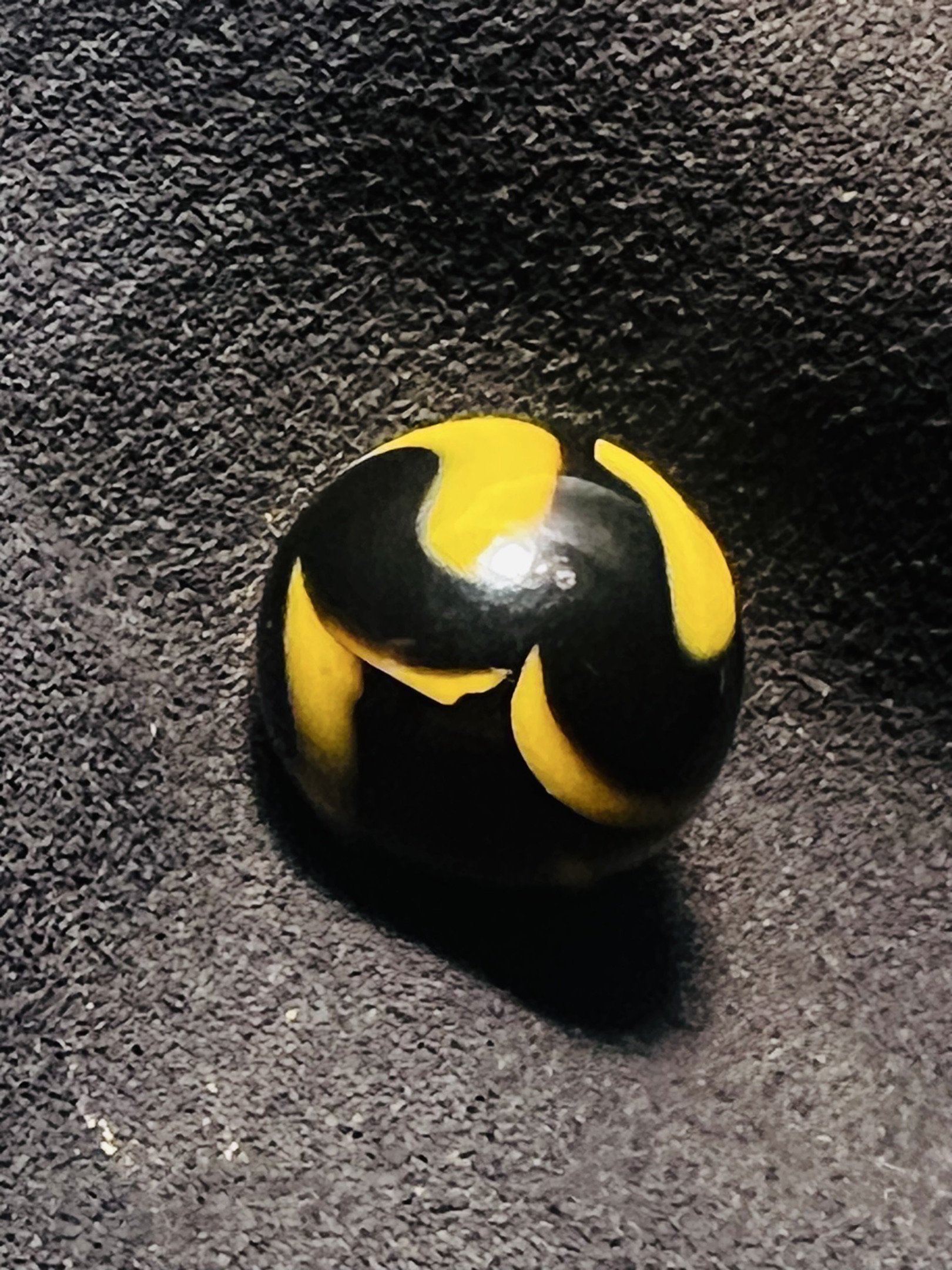 Bumblebee by Peltier Glass Company, identification view