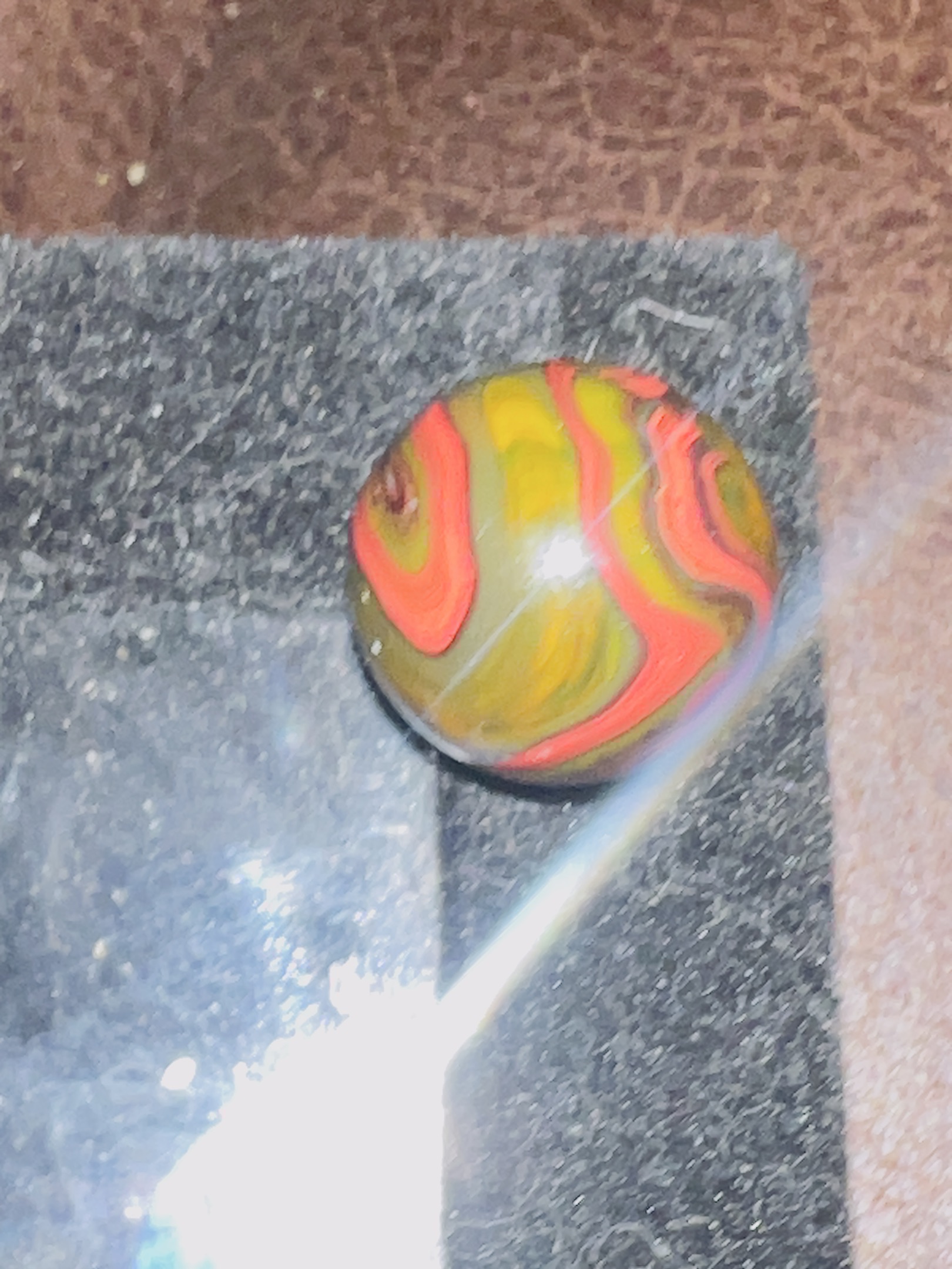 Miller Swirl (Sun/Fire) by Peltier Glass Company, identification view
