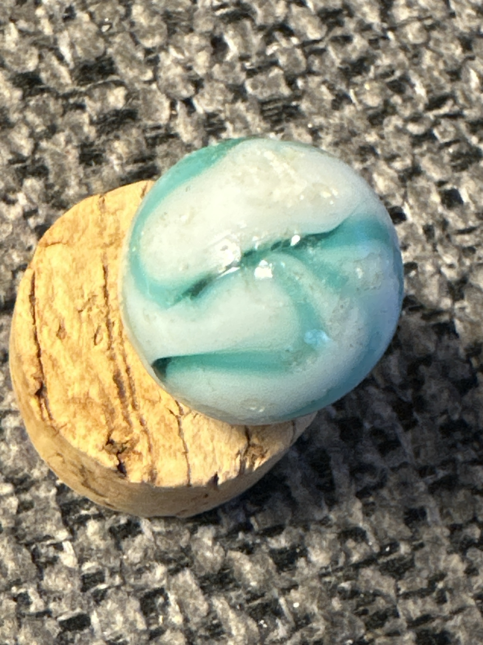 Green and White Swirl by Alley Agate Company, identification view
