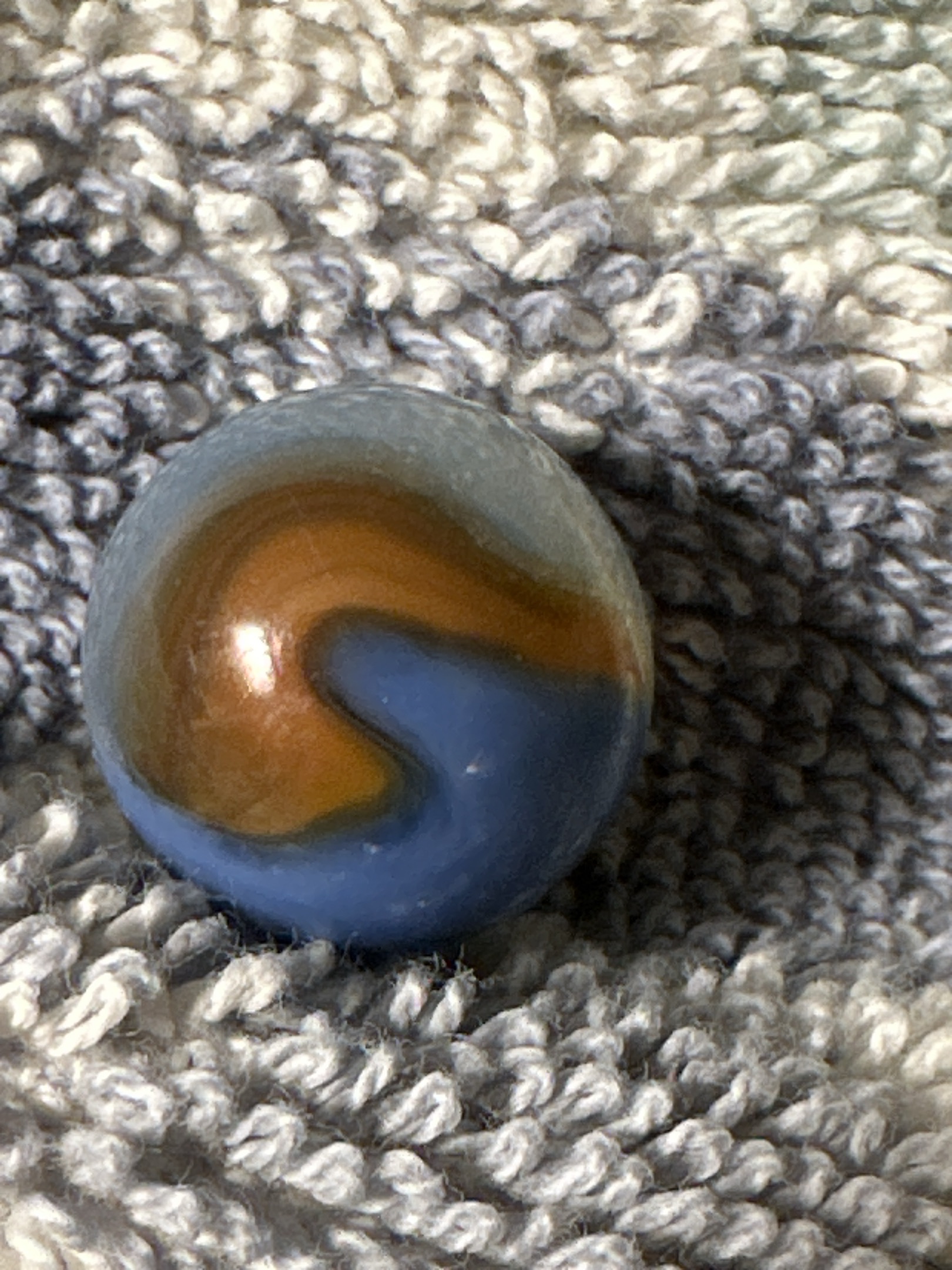 Tri-Lite (Blue and Orange) by Vitro Agate Company, identification view