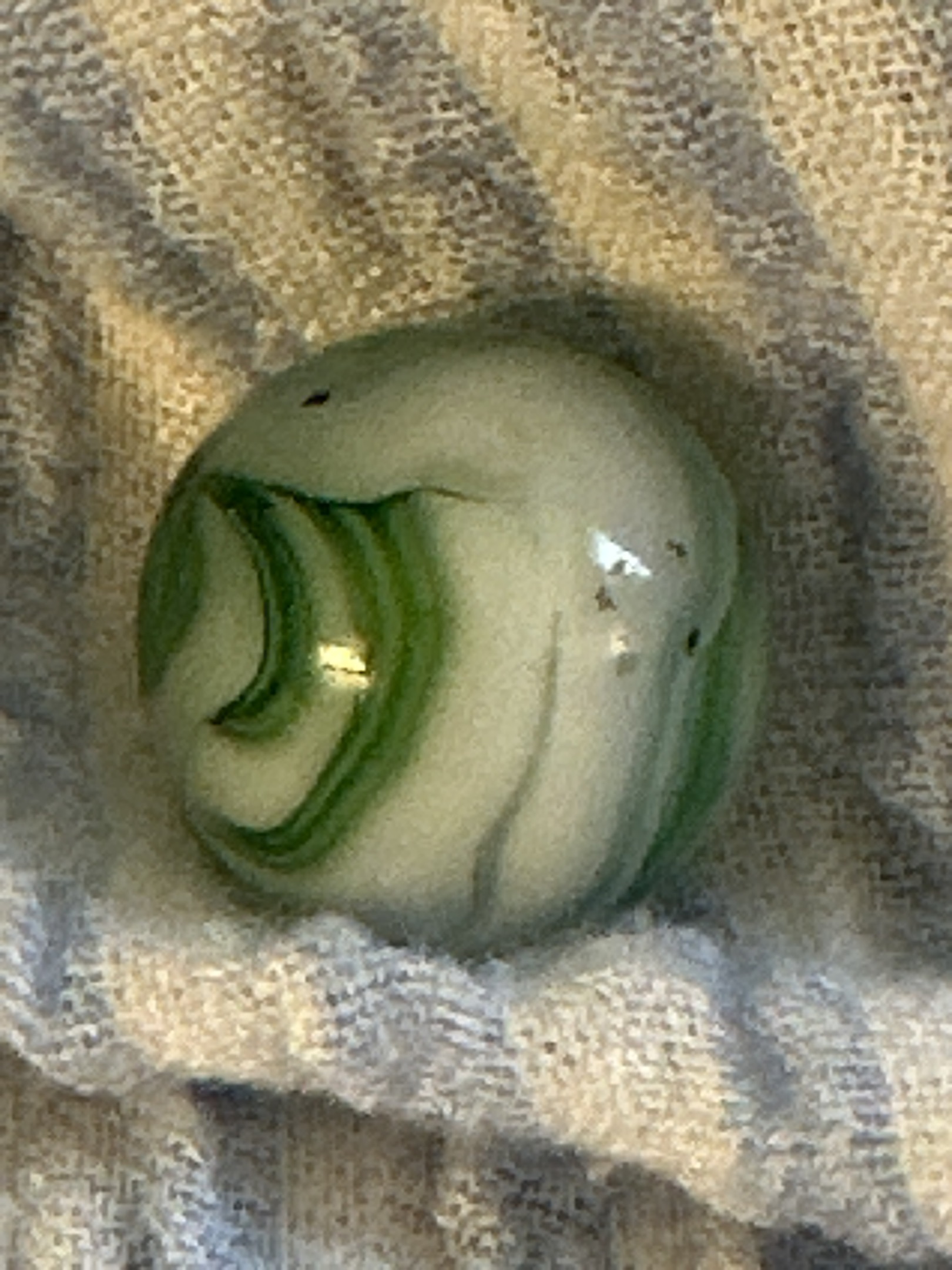 Green and White Swirl by Alley Agate, identification view