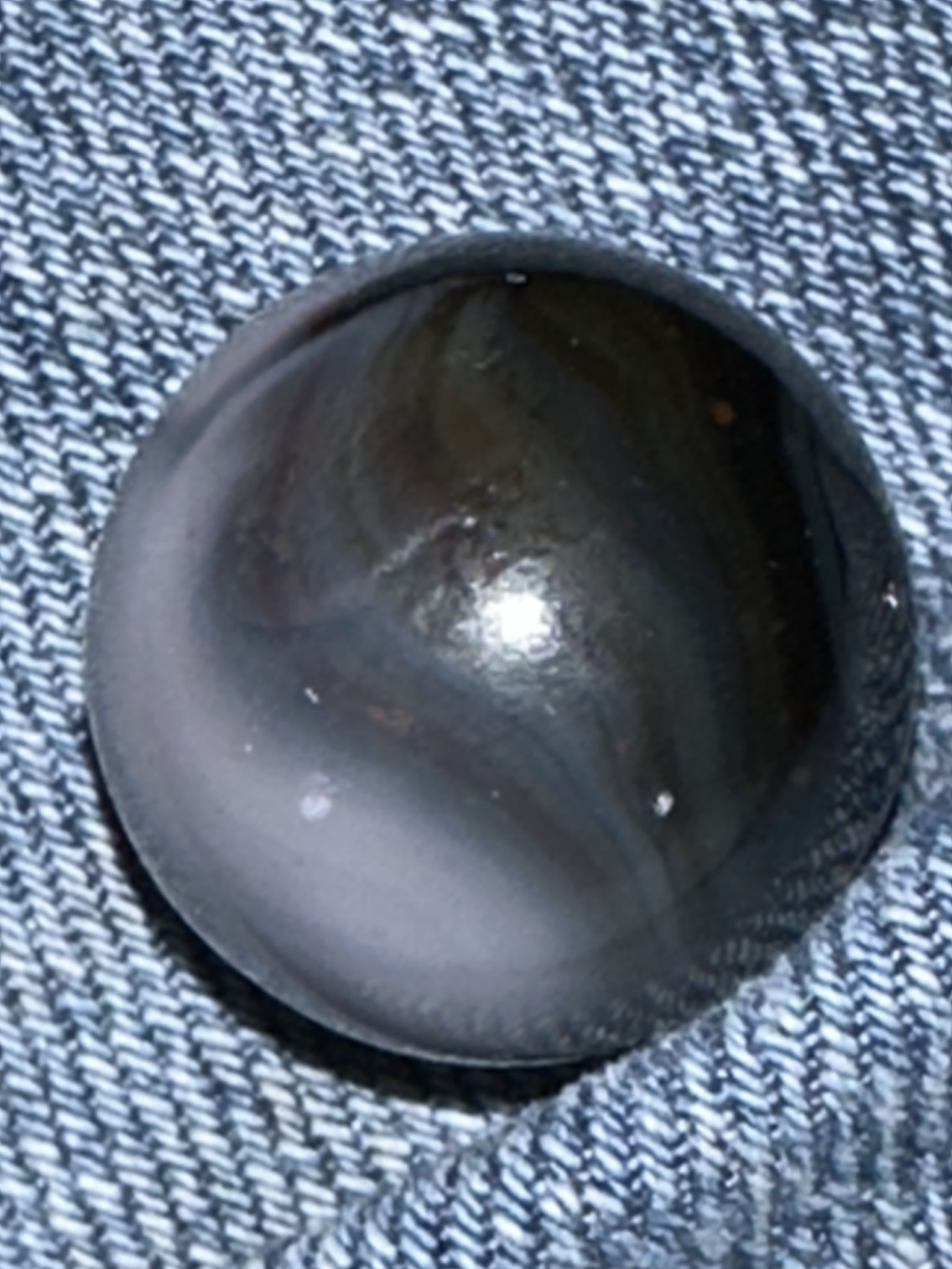 Black & White Swirl by Akro Agate Company, identification view