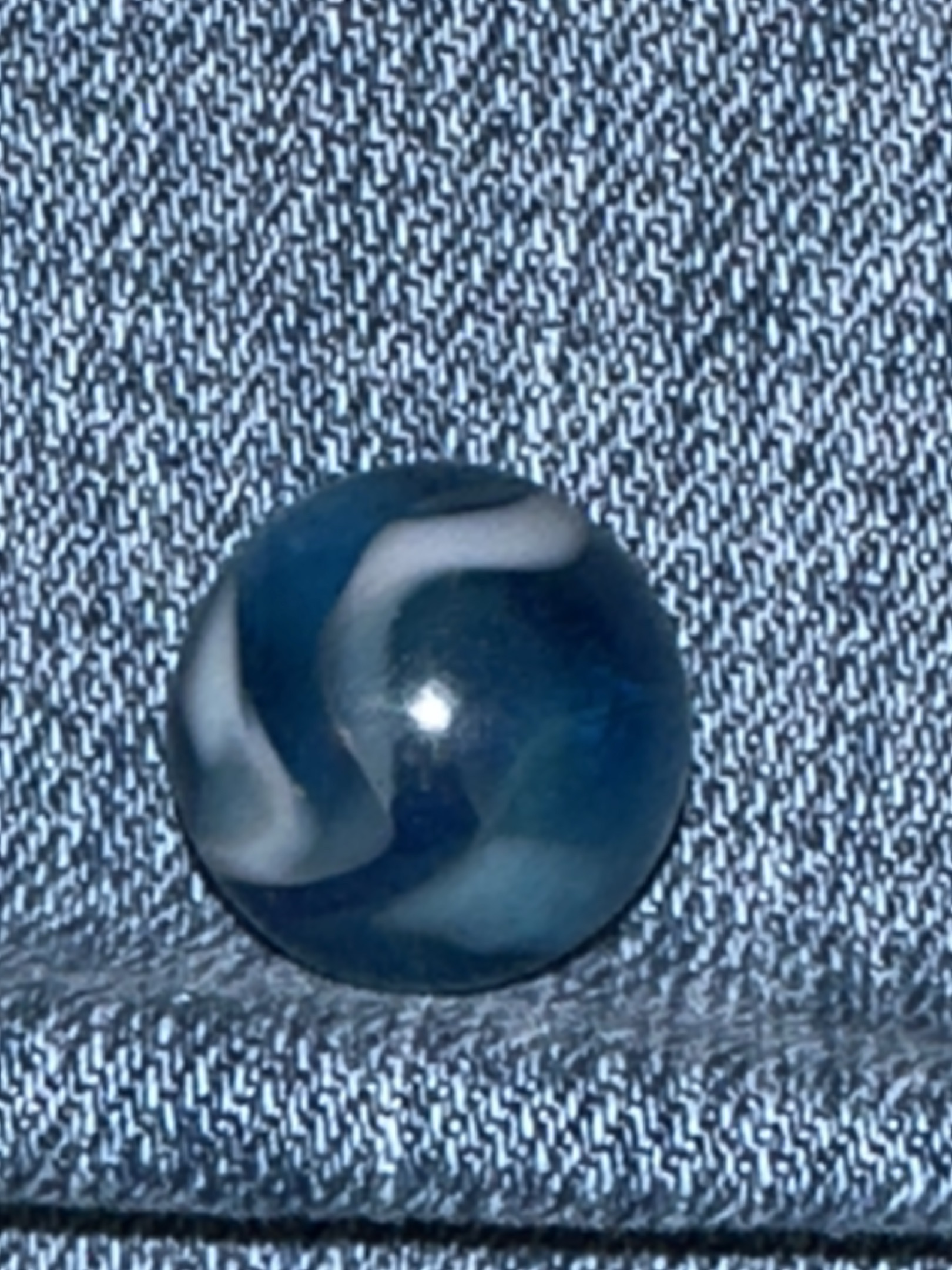 Blue Ribbon by Akro Agate Company, identification view