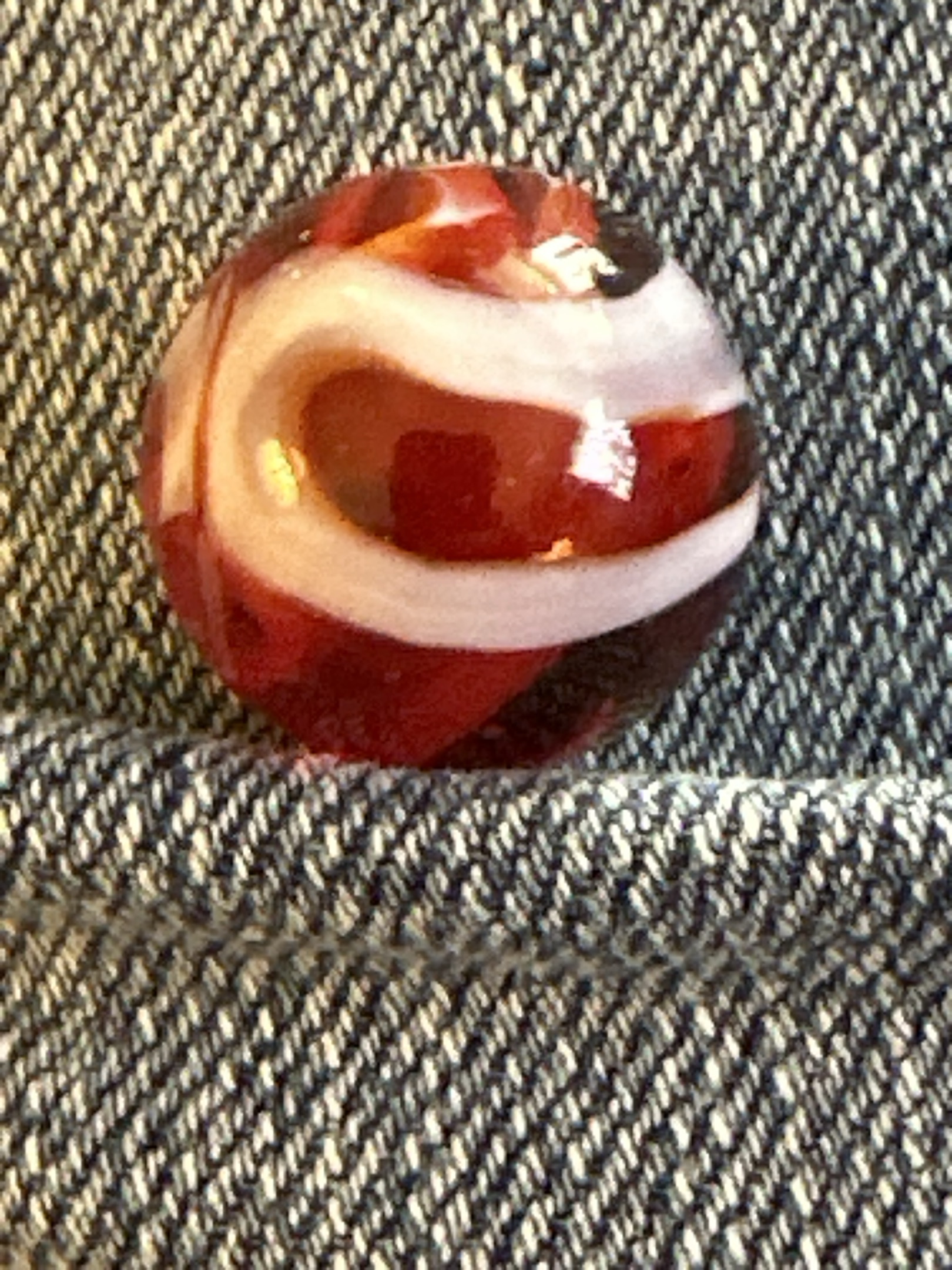 Amber and White by Akro Agate, identification view