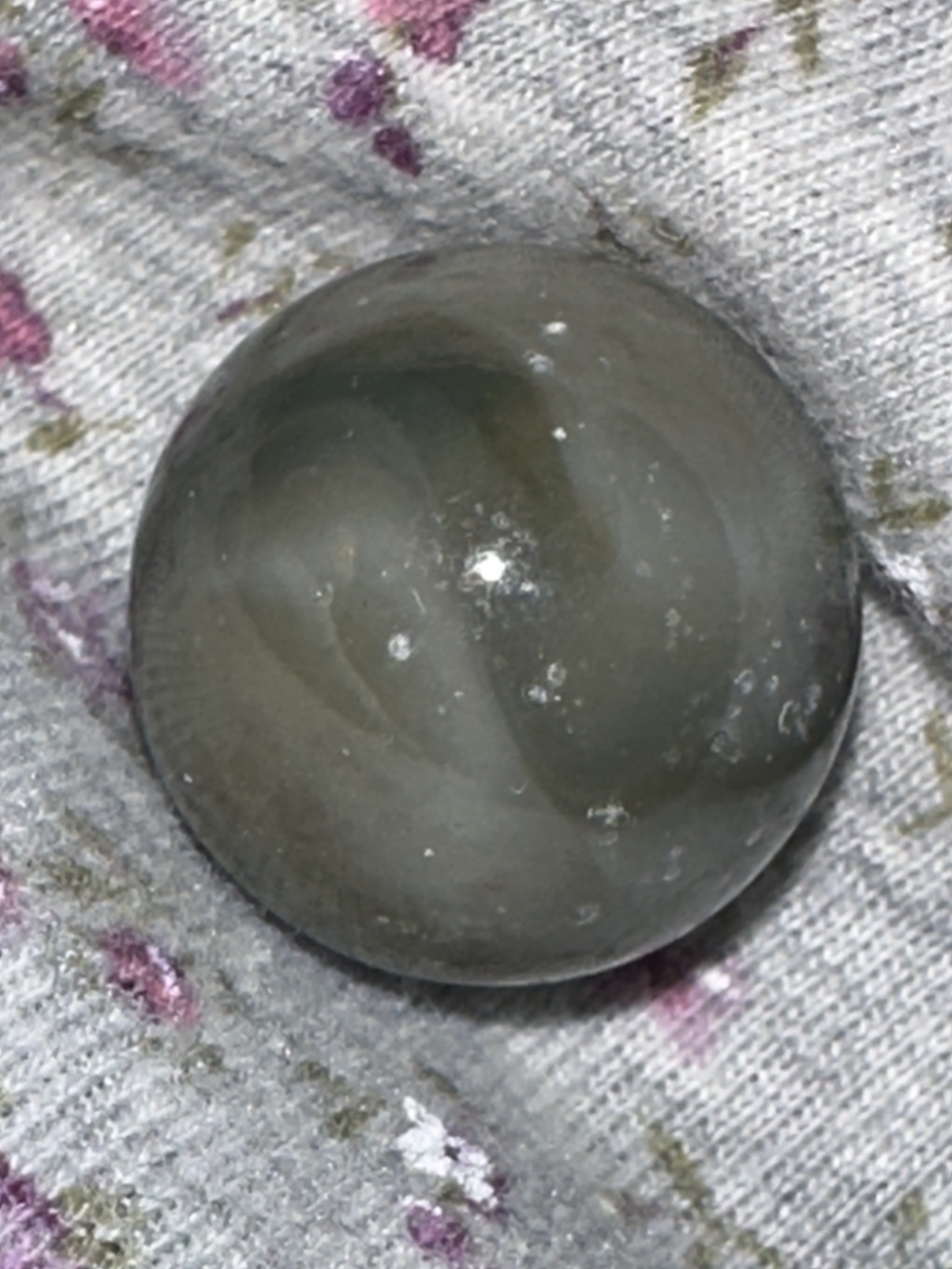 Black and White Swirl by Akro Agate Company, identification view