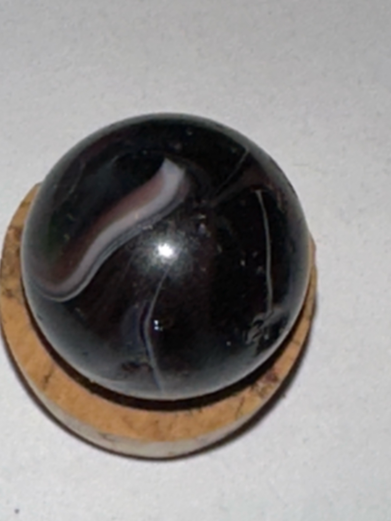 Black Amethyst Cornelian by Akro Agate Company, identification view