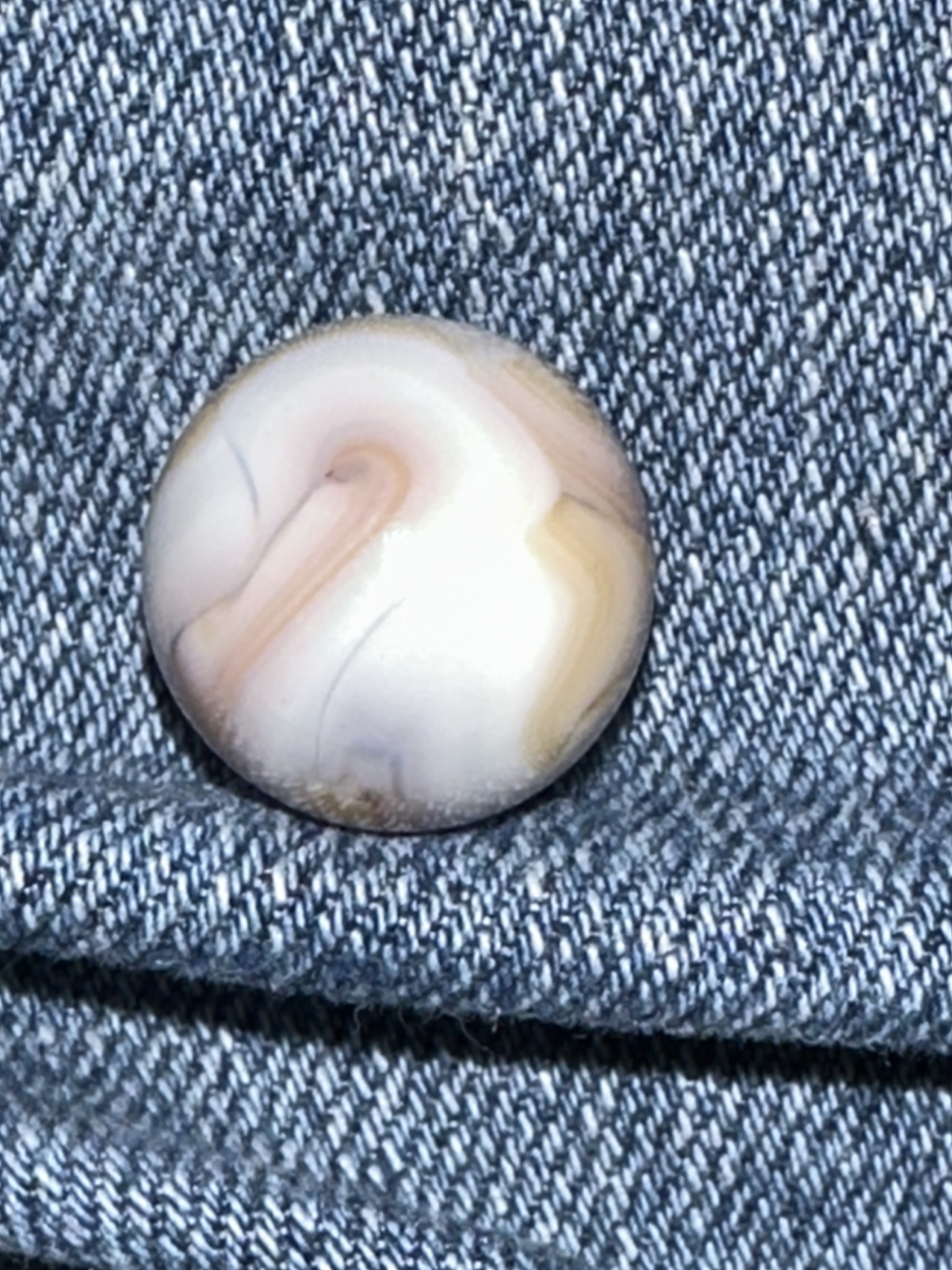 Tan and White Swirl by Alley Agate, identification view