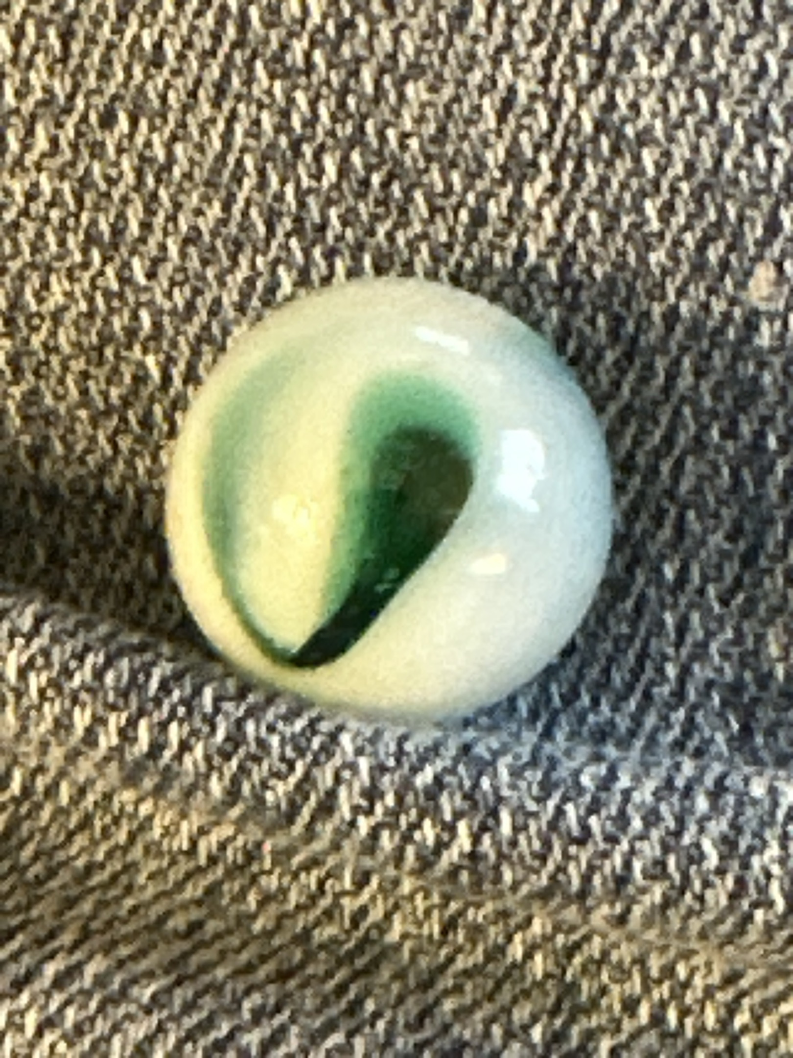 Conqueror (Green & White) by Vitro Agate Company, identification view