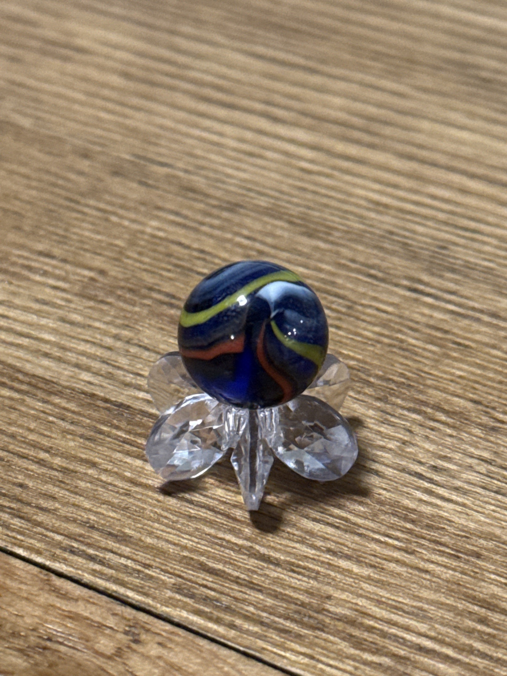 Multi-Color Swirl (Superman Colors) by Alley Agate, identification view
