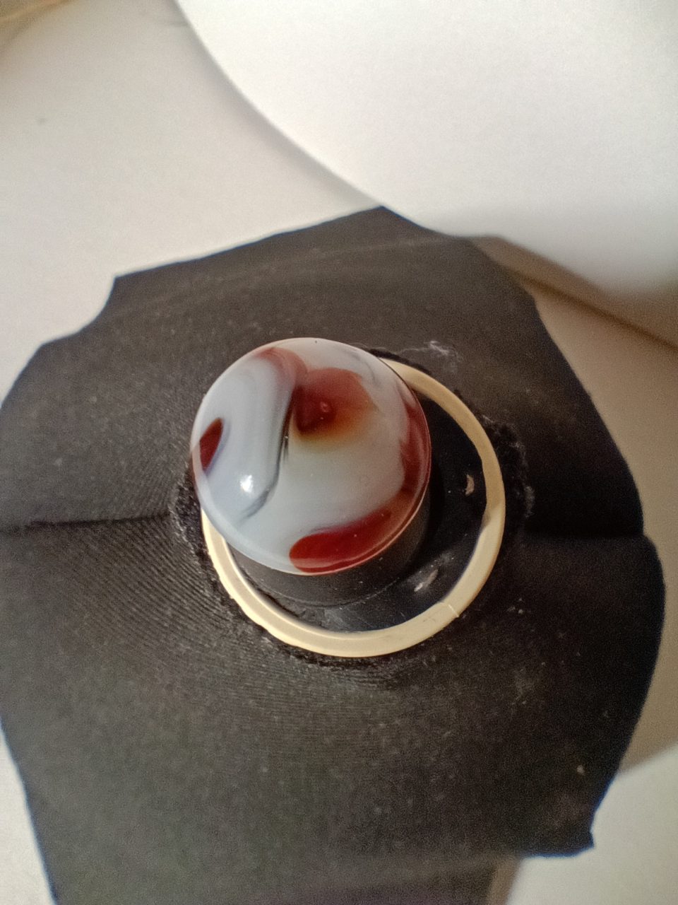 Oxblood Patch by Akro Agate, identification view