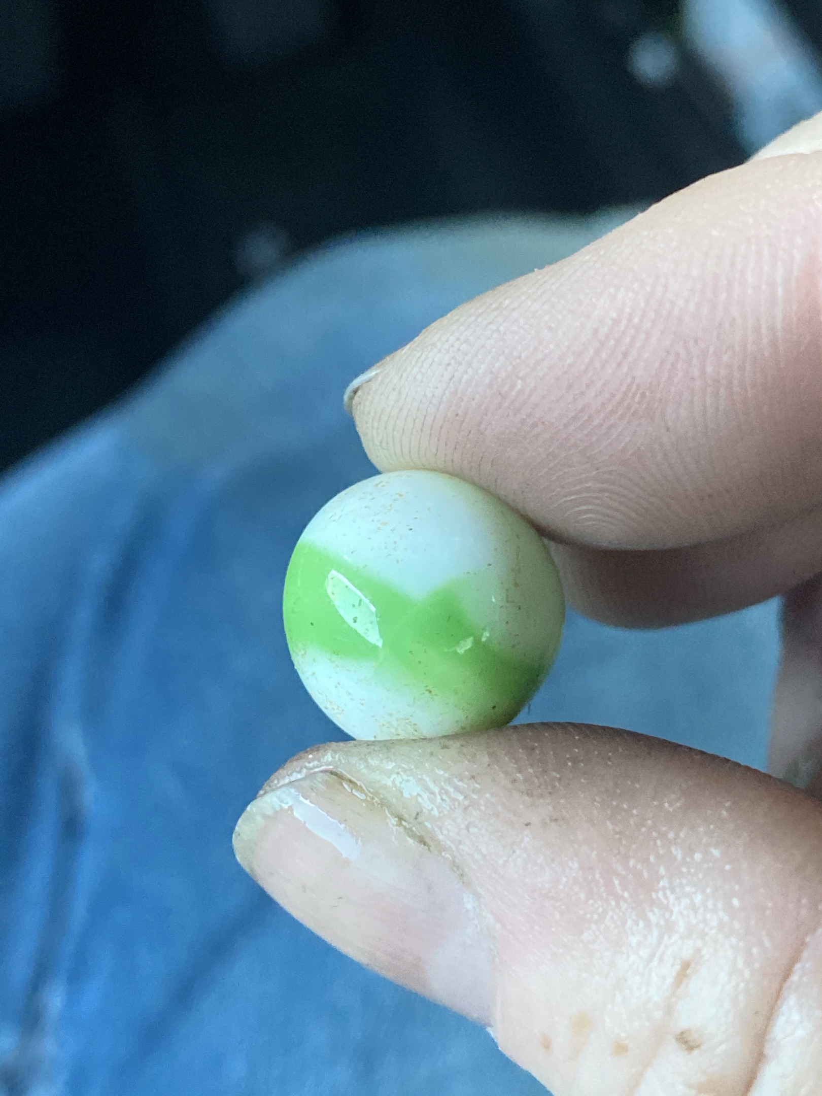 Green Whitie by Vitro Agate Company, identification view