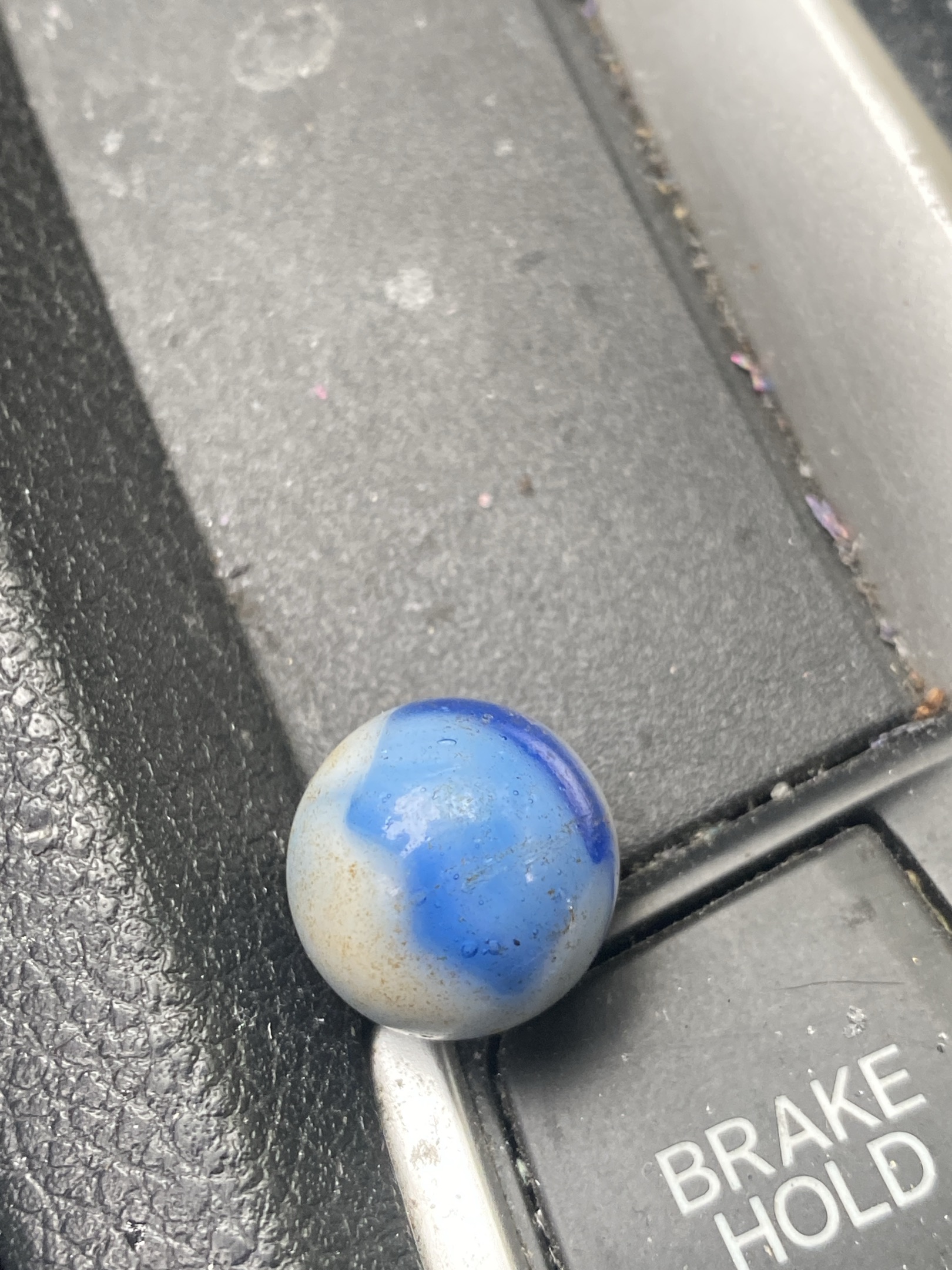 Blue & White Swirl (Shooter) by Akro Agate Company, identification view
