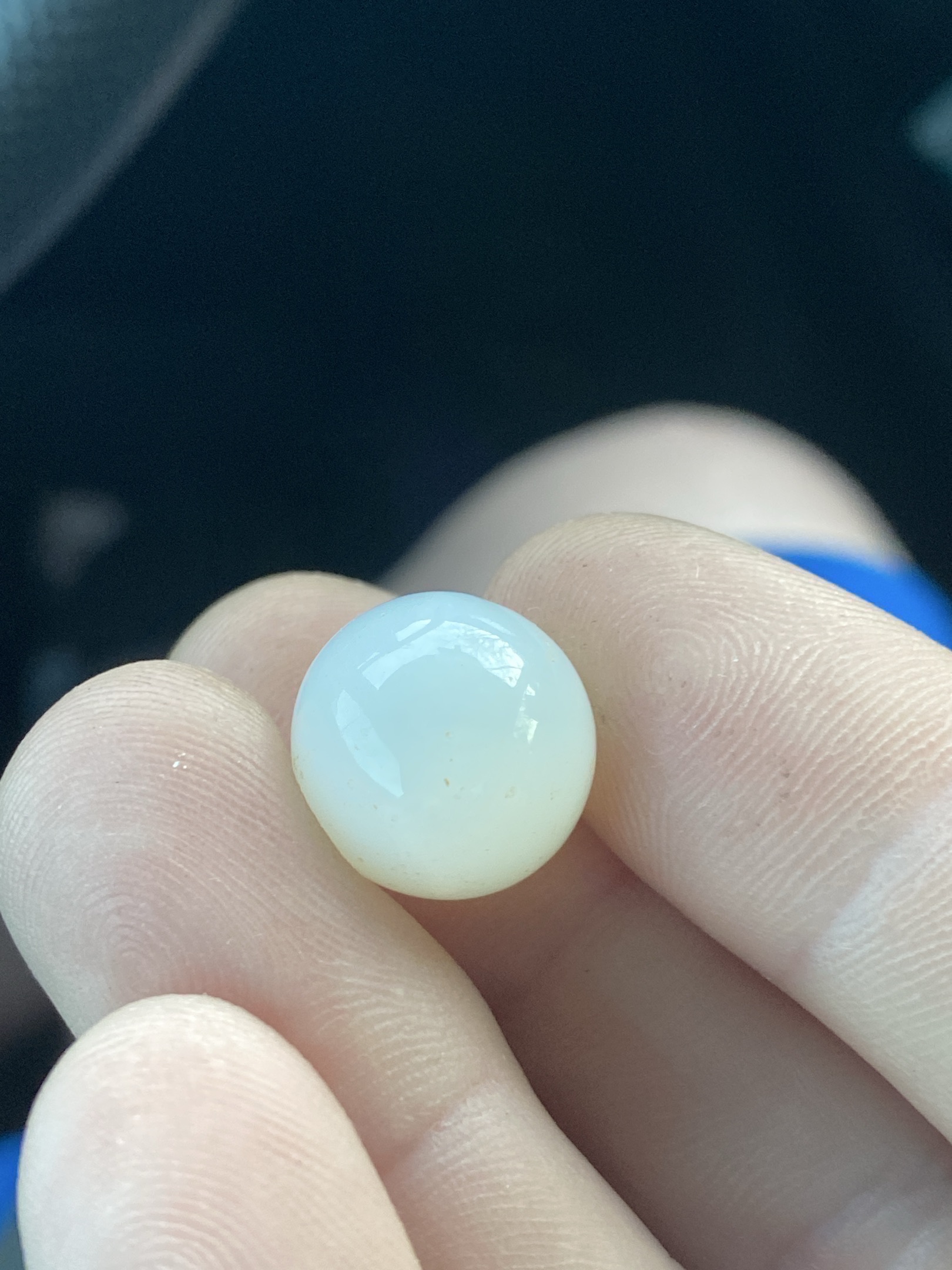 Moonstone by Akro Agate Company, identification view