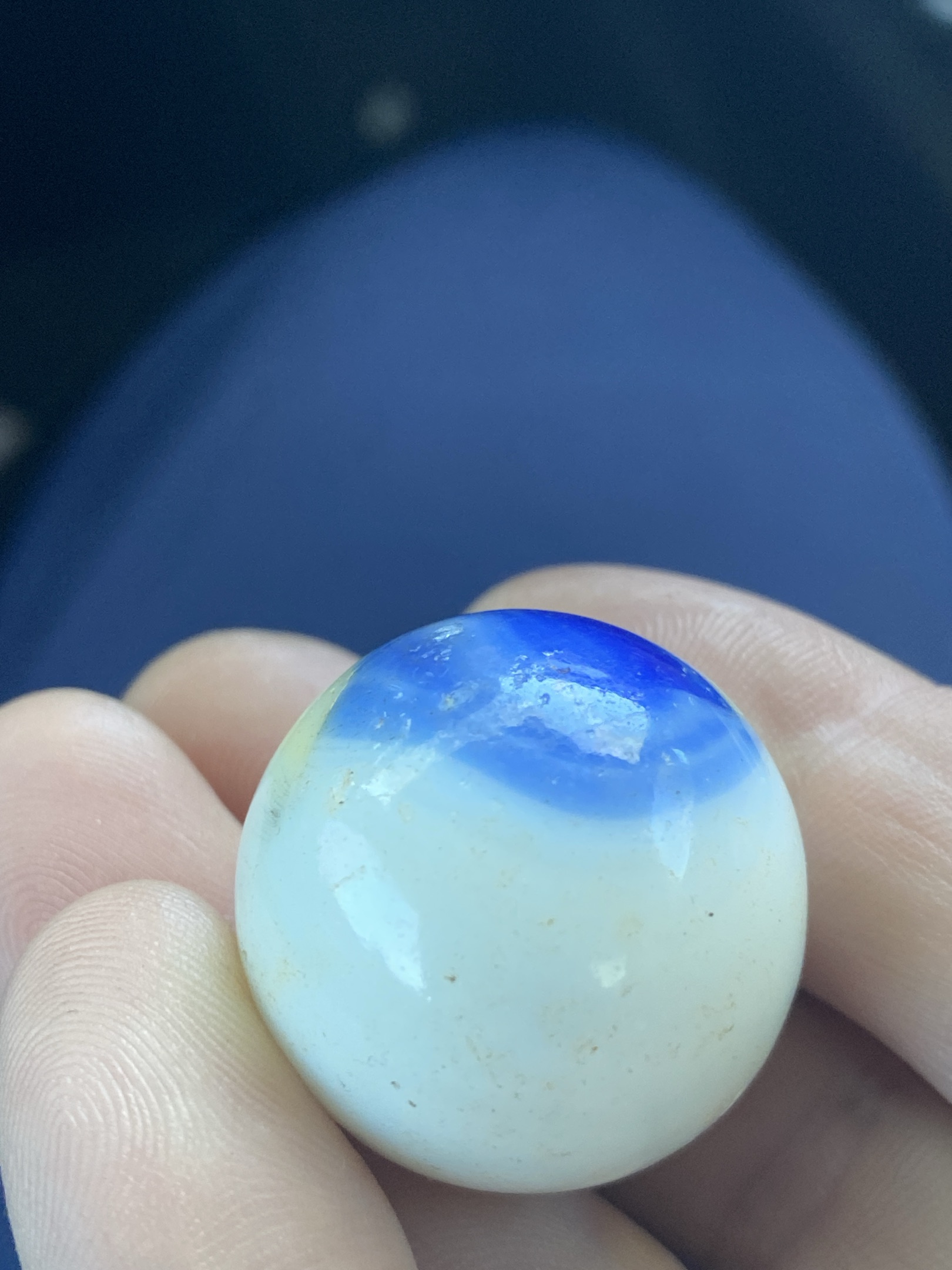 Blue on White Patch by Akro Agate Company, identification view