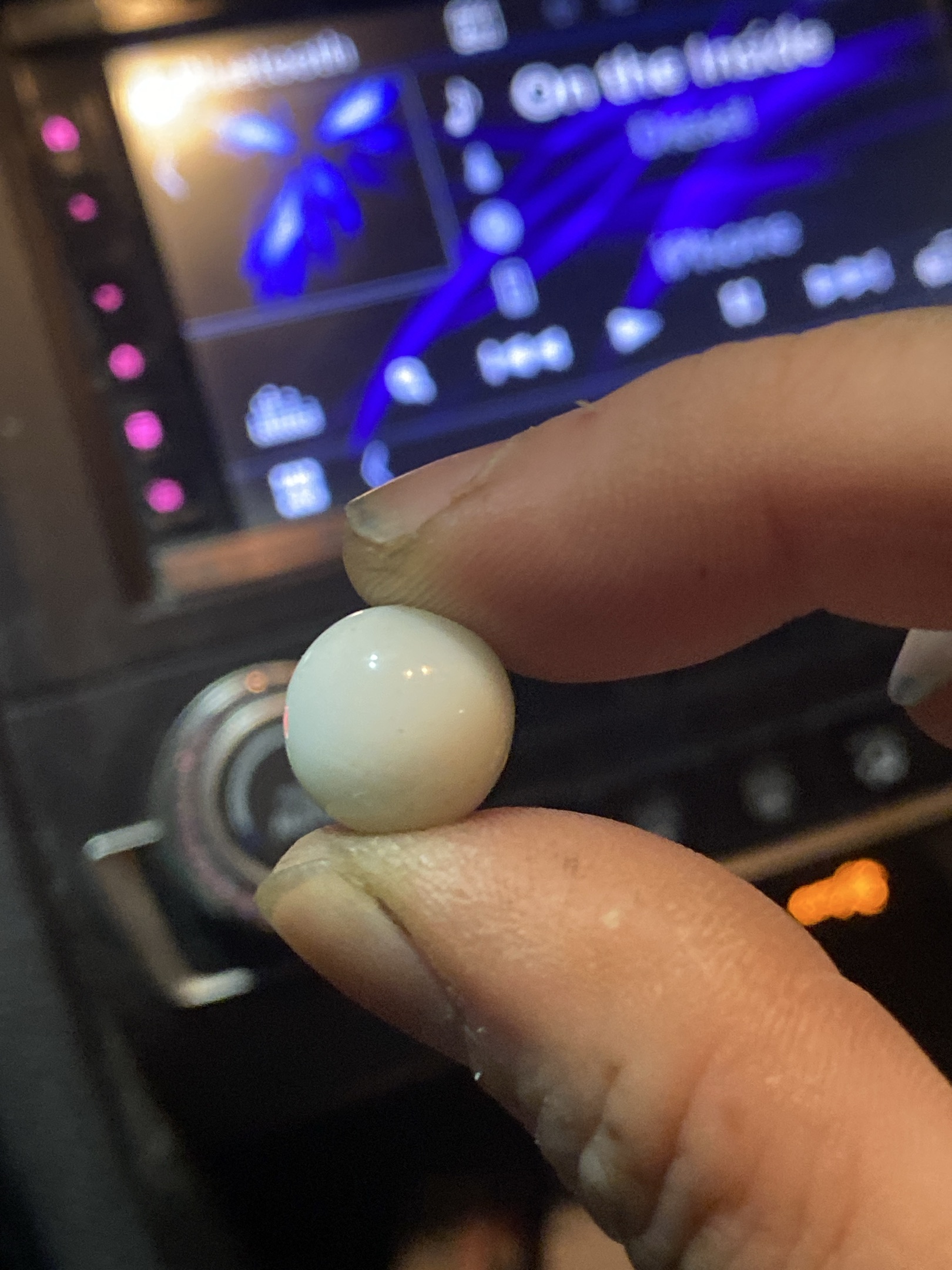 White Moonie by Akro Agate Company, identification view