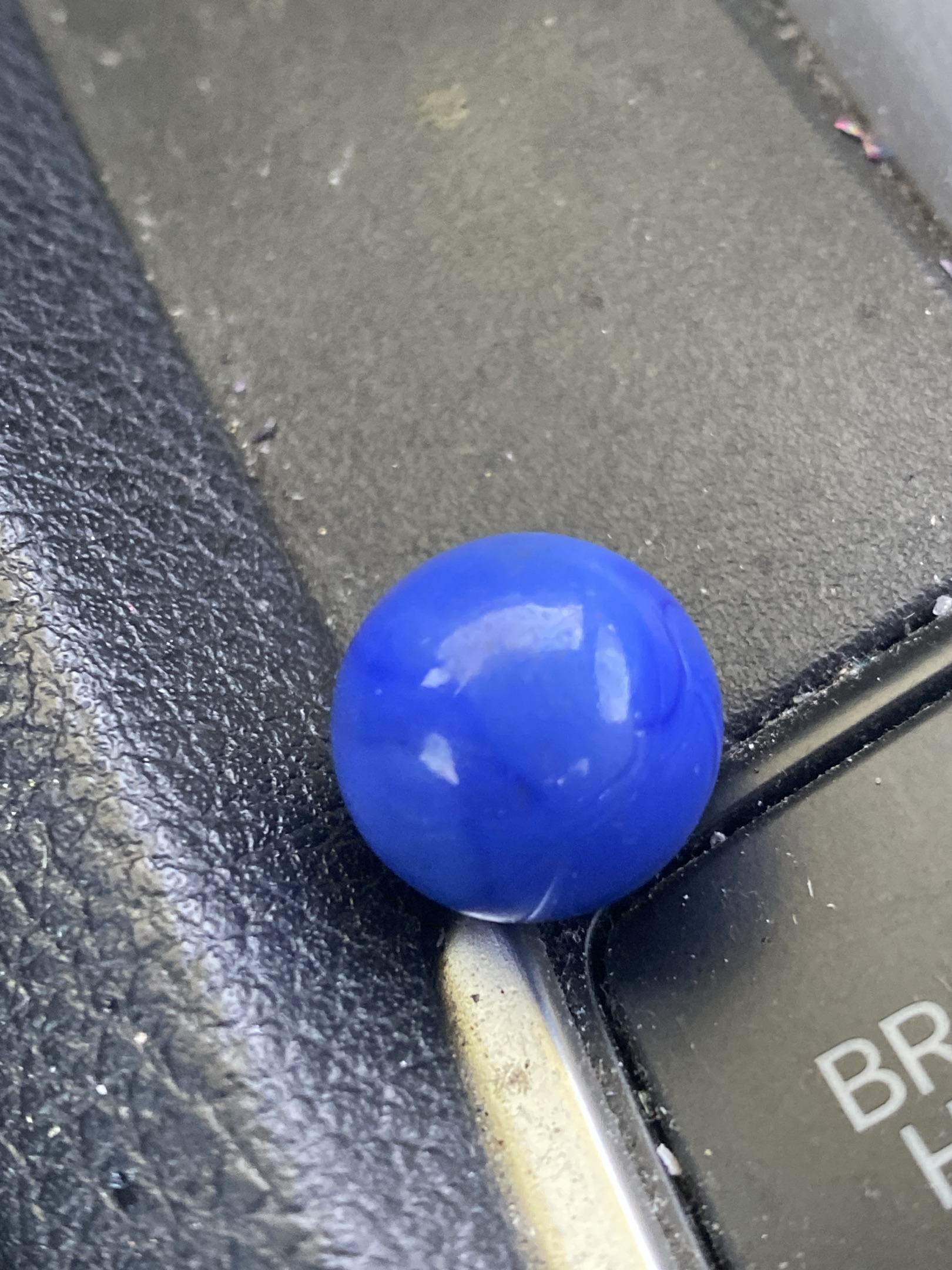Opaque Blue Shooter by Vitro Agate Company, identification view
