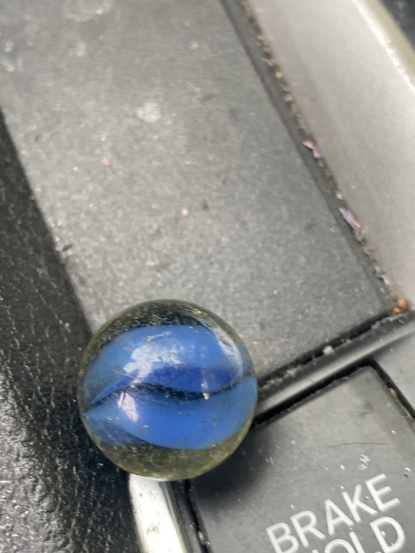Blue Multi-Vane Shooter by Vitro Agate Company, identification view