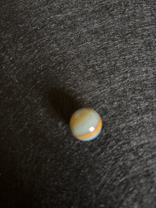 Butterscotch Patch by Akro Agate Company, identification view