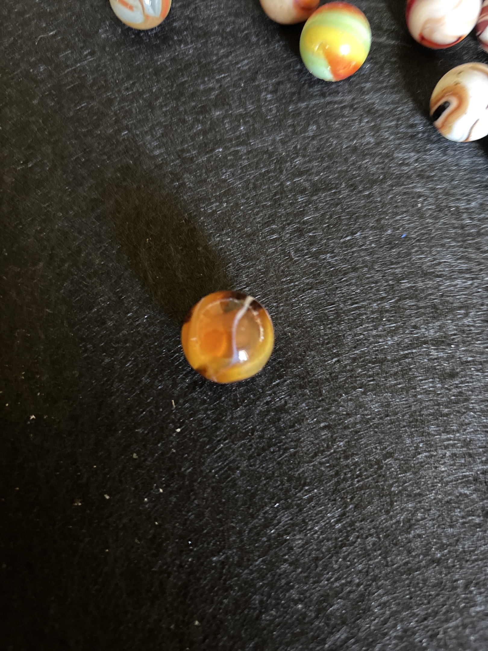 Amber Onyx - Carnelian Onyx Swirl by Akro Agate, identification view