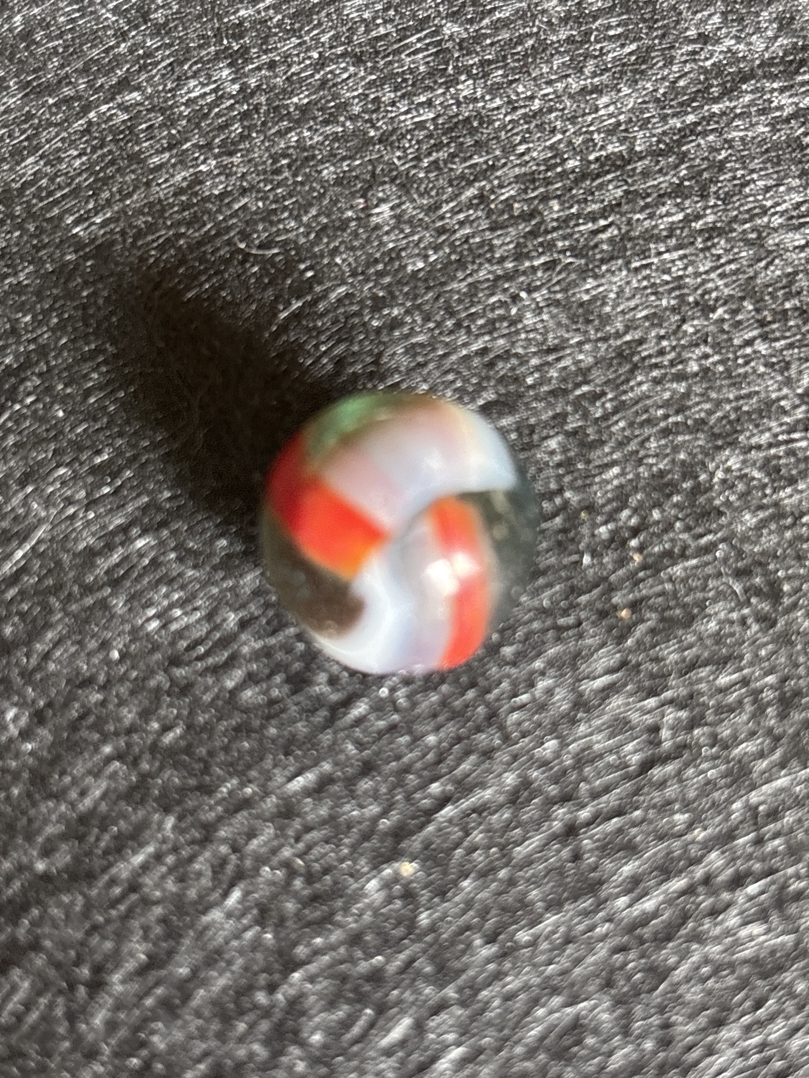 Parrot - Red and White by Vitro Agate