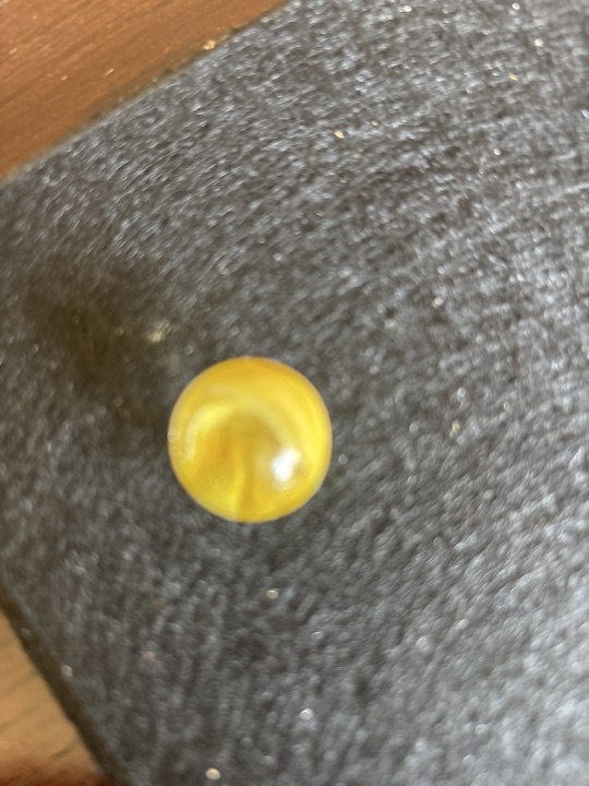 Yellow Cat's Eye by Vitro Agate, identification view