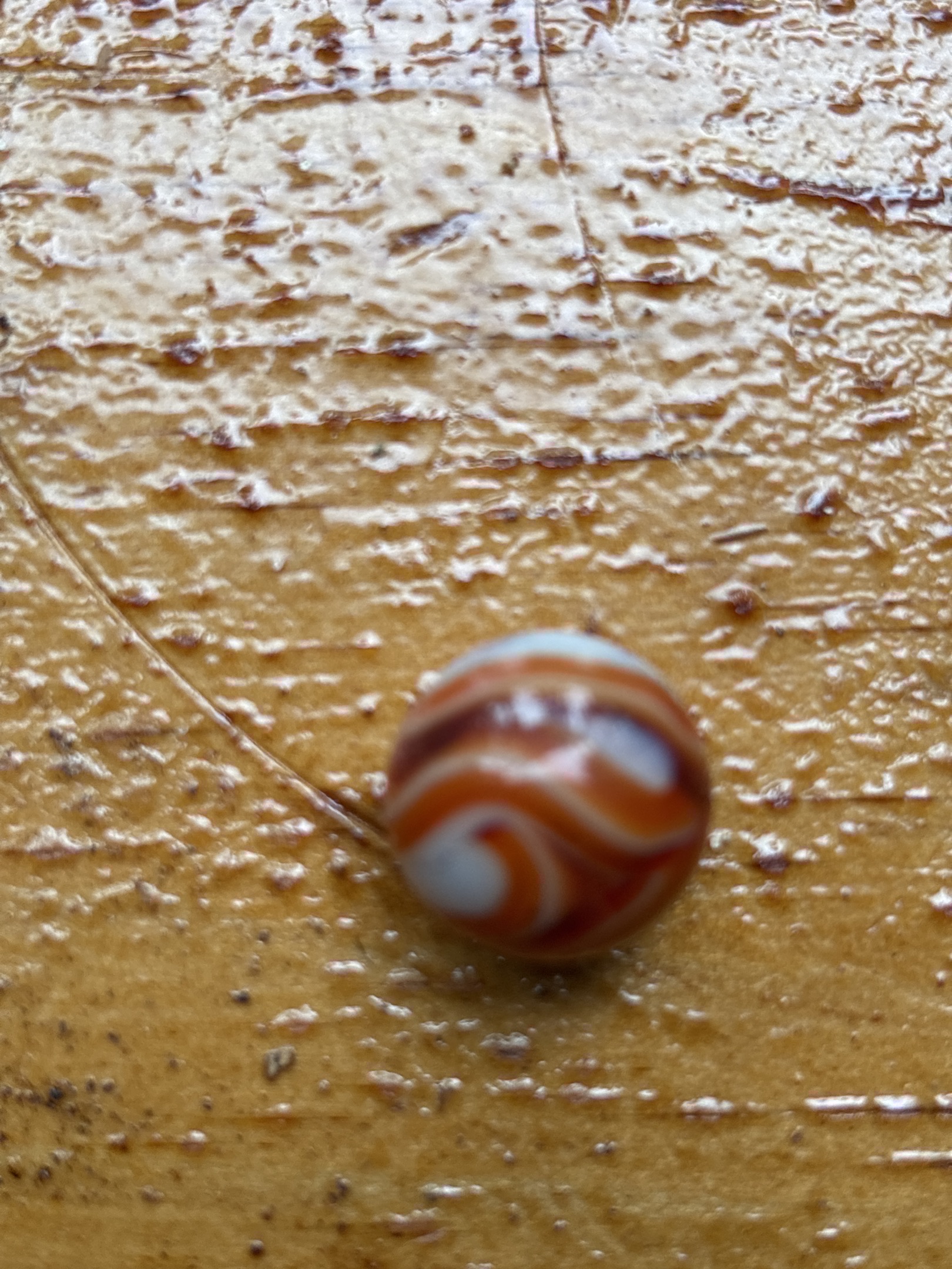 Red and White Corkscrew by Akro Agate, identification view