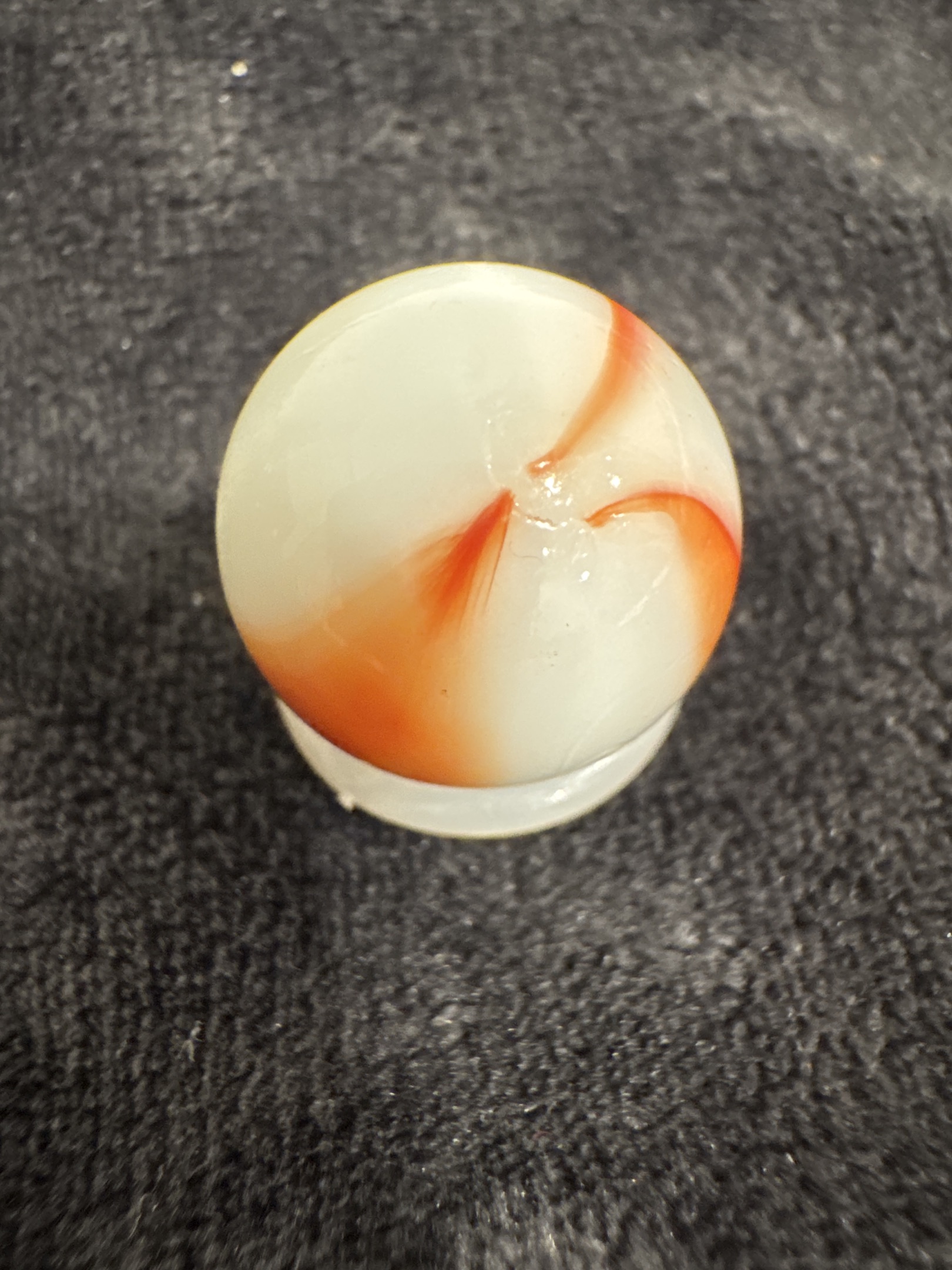 Orange and White Corkscrew - Egg Yolk Type by Akro Agate, identification view