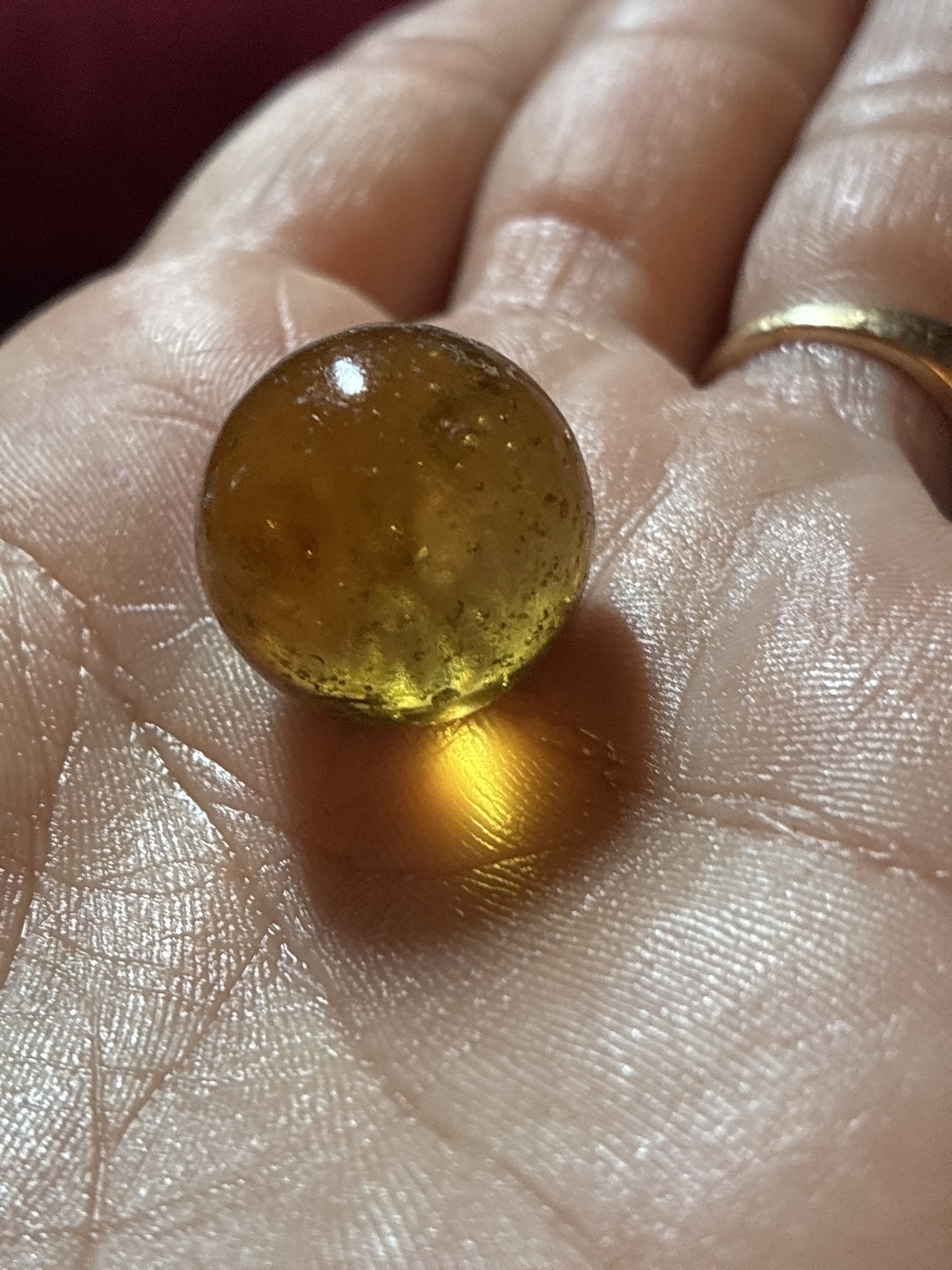 Amber Clearie by Akro Agate, identification view