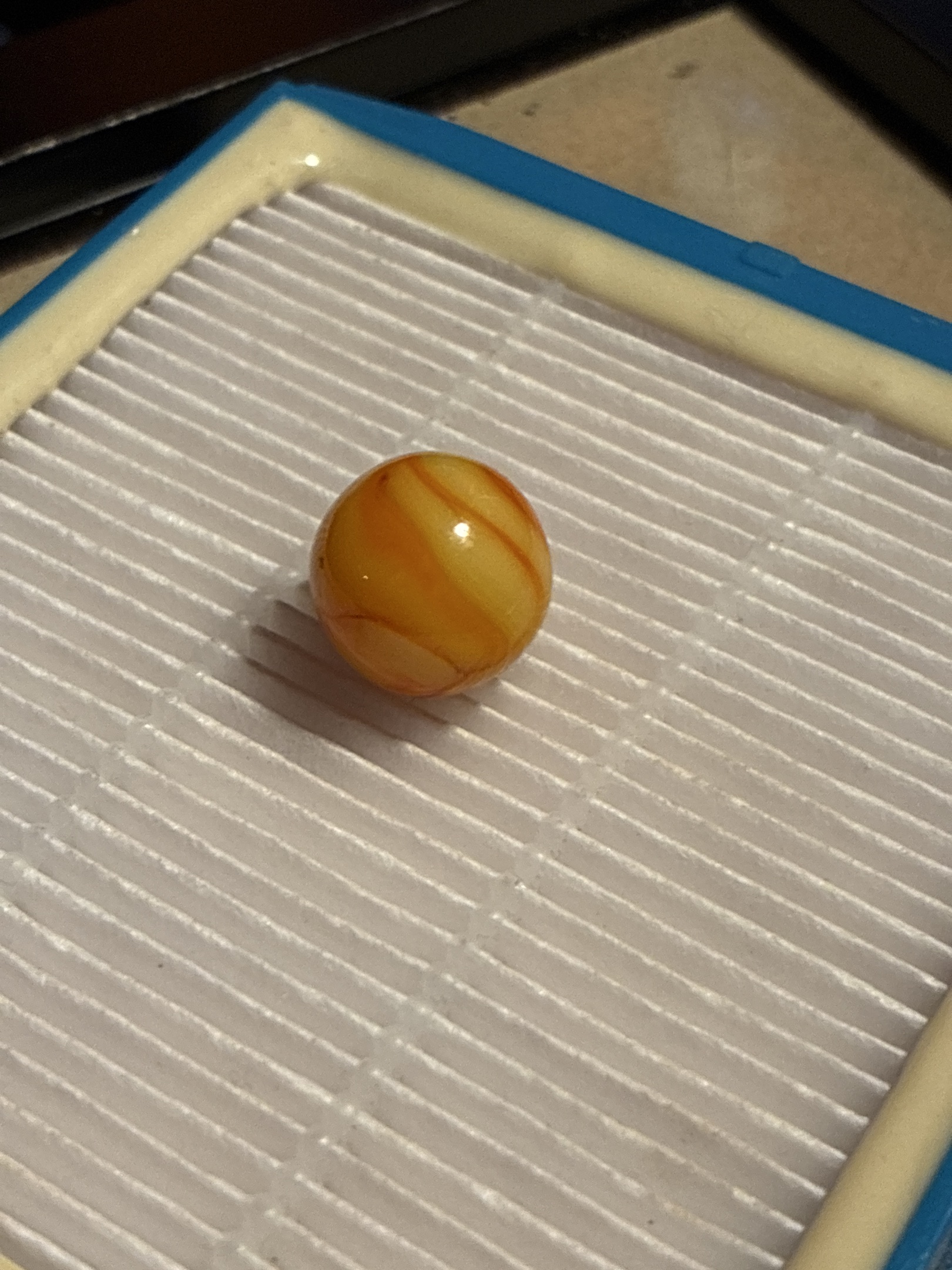 Peach/Yellow Swirl by Alley Agate, identification view