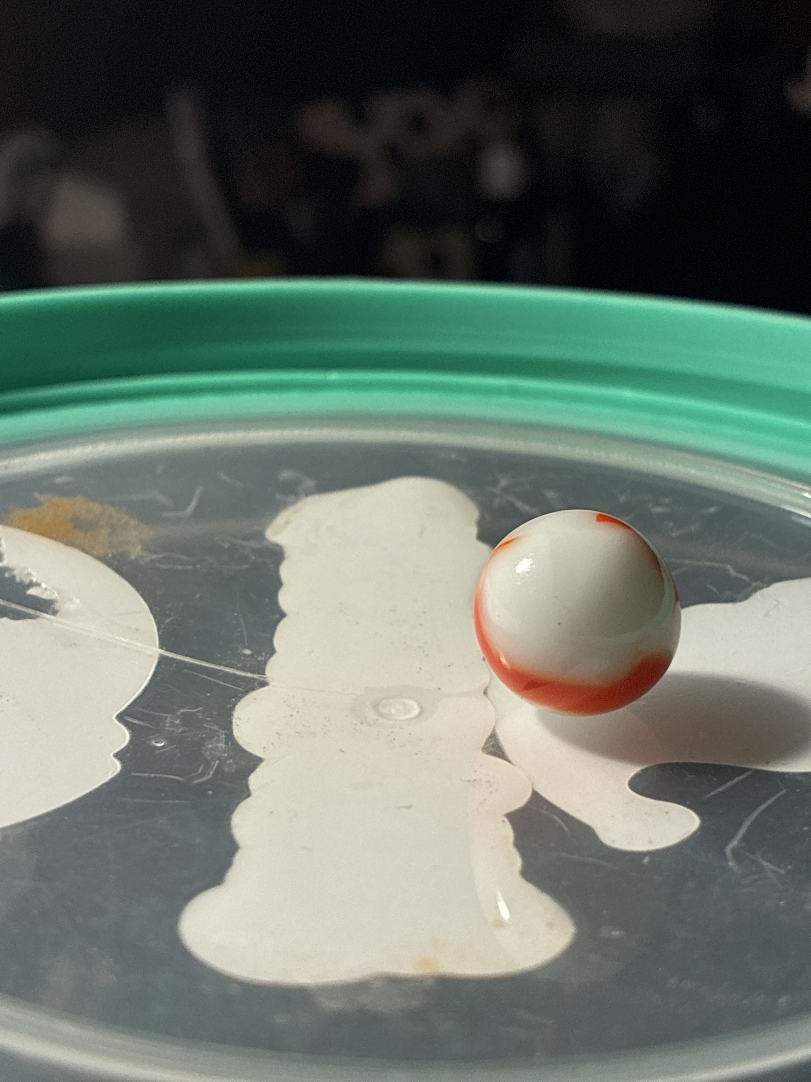 Orange Whitie Shooter by Vitro Agate Company, identification view
