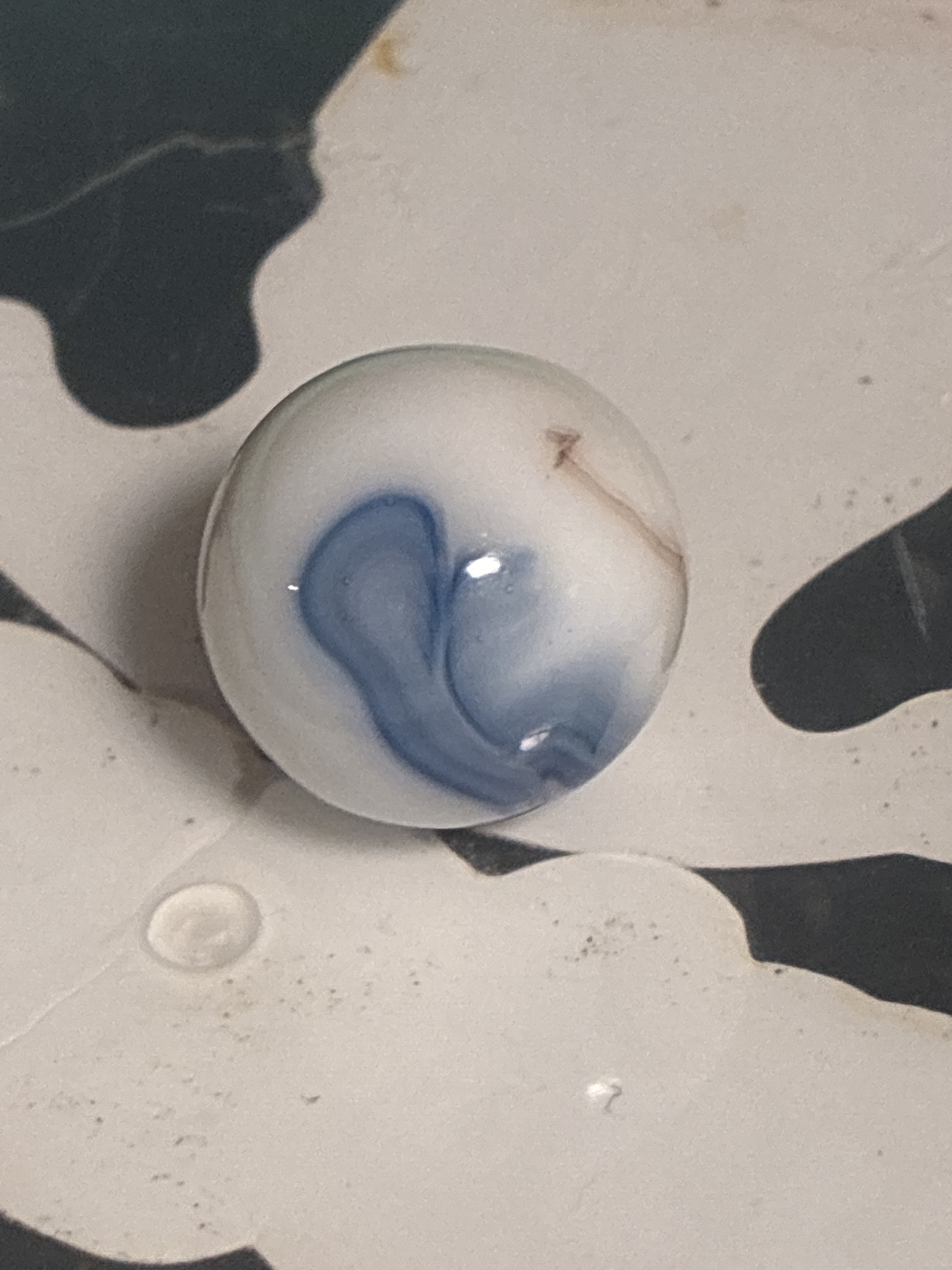 Blue and White Swirl by Alley Agate Company, identification view