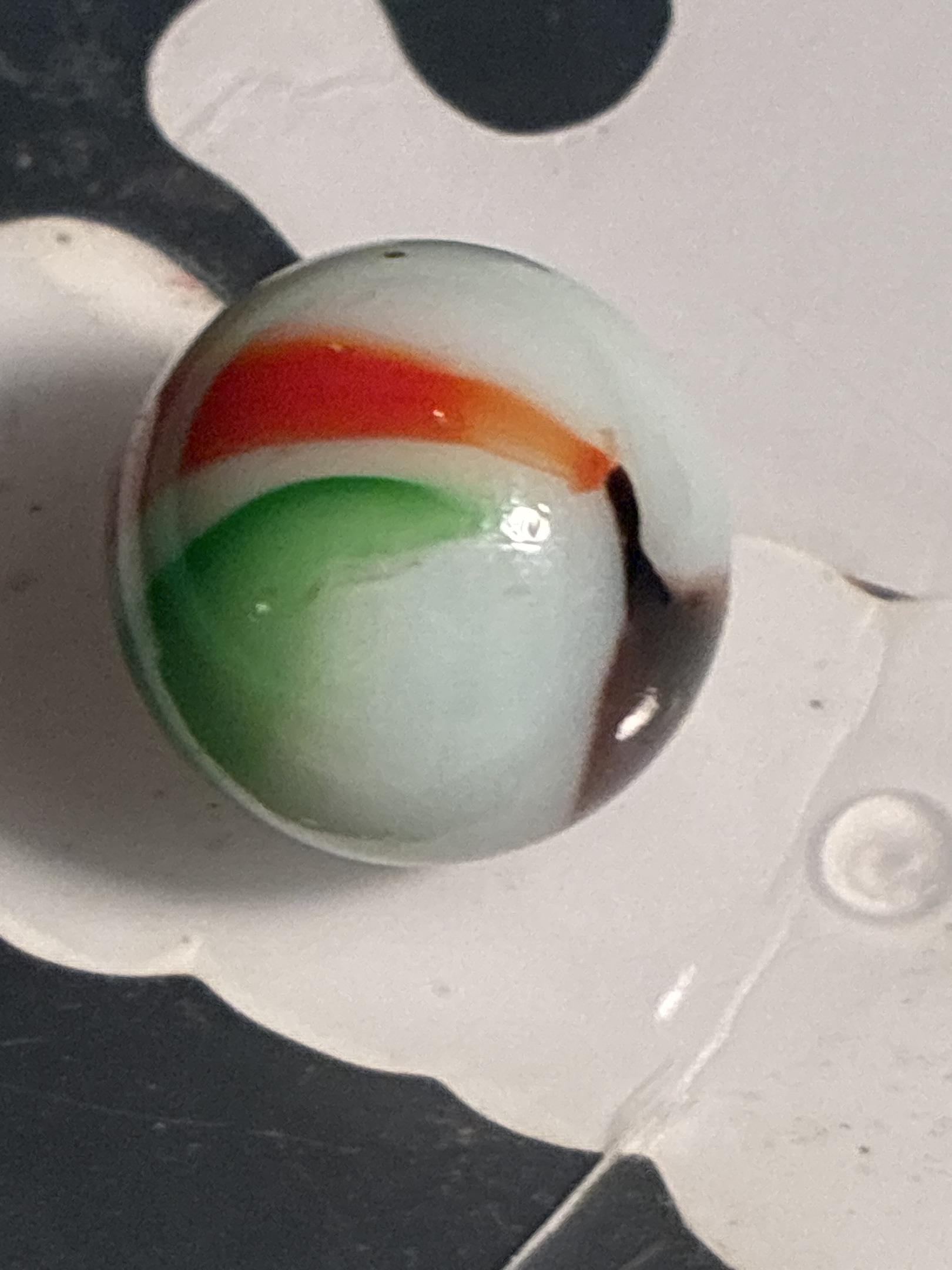 Tri-Color Conqueror by Vitro Agate Company, identification view