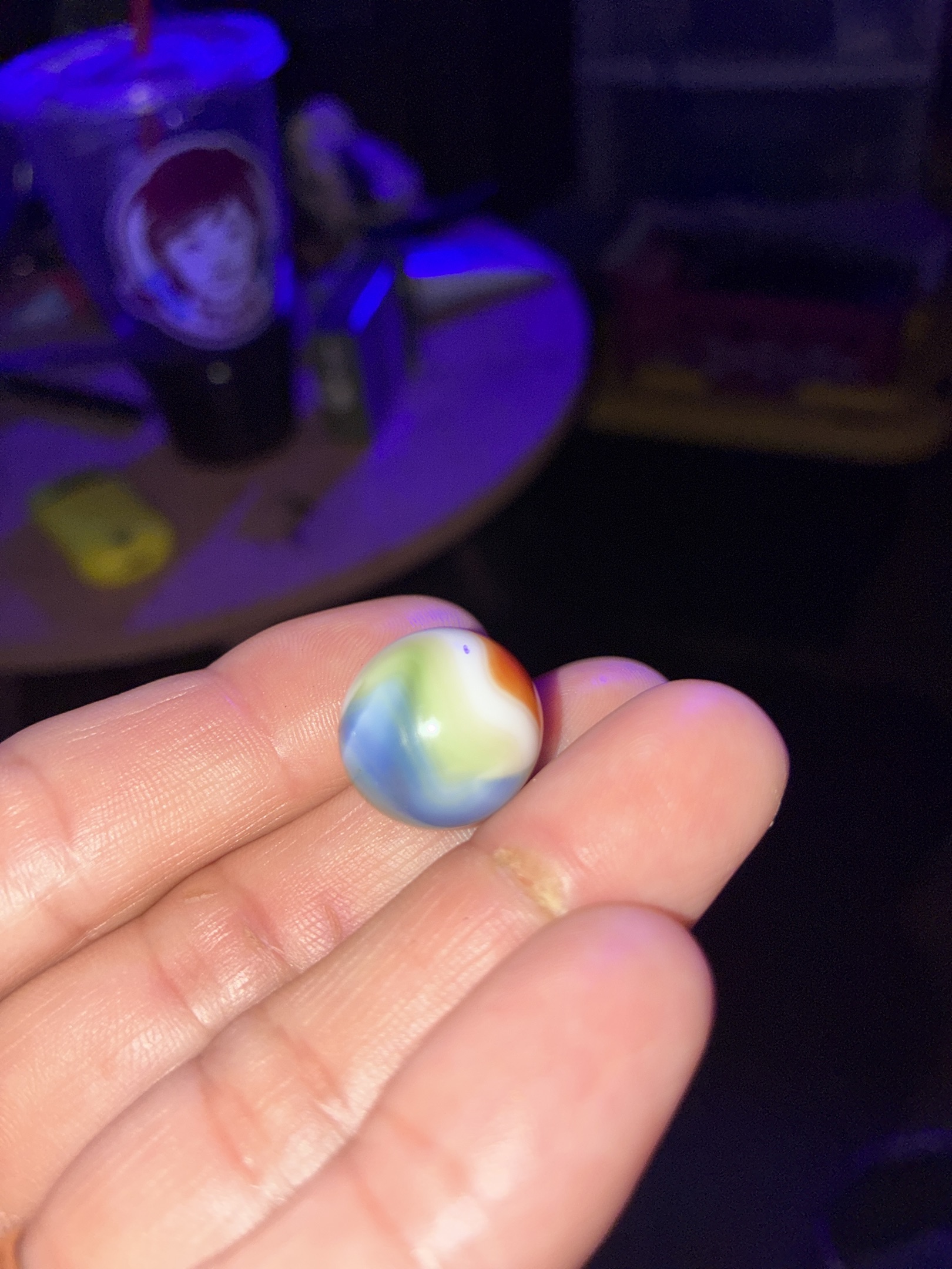 Parrot by Vitro Agate Company, identification view
