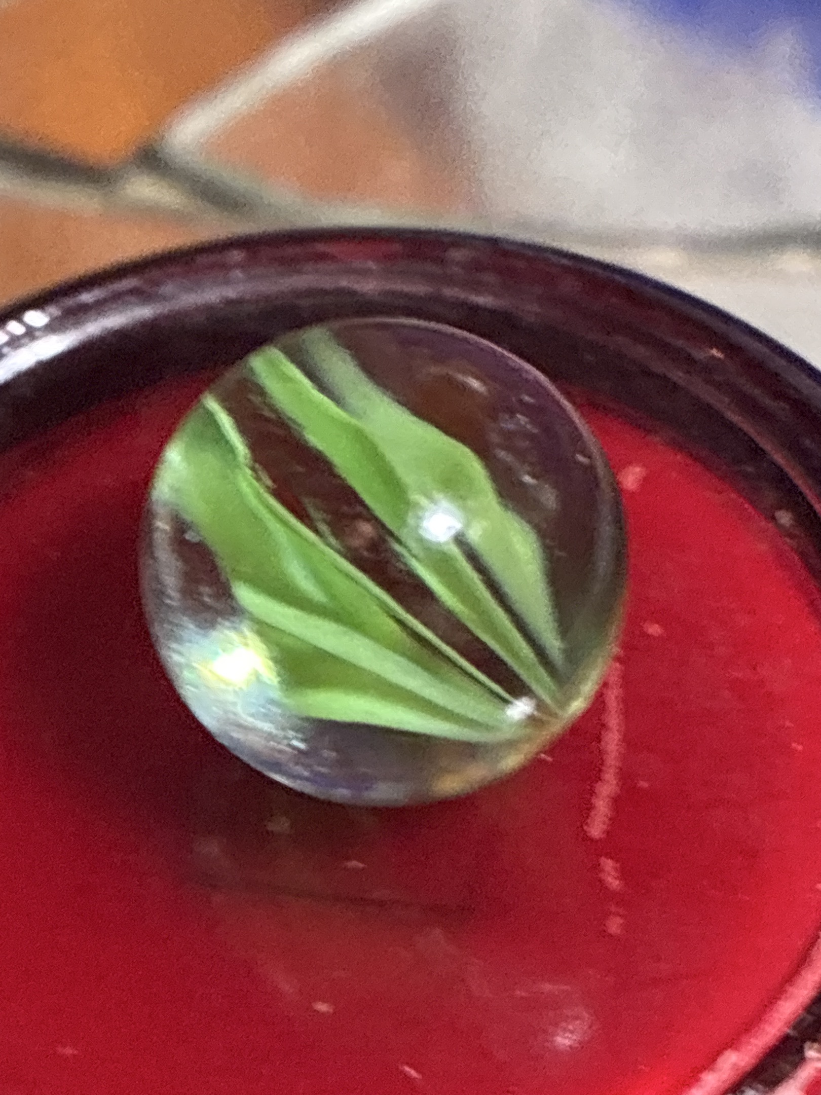 Green 3-Vane Cat's Eye by Vitro Agate, identification view