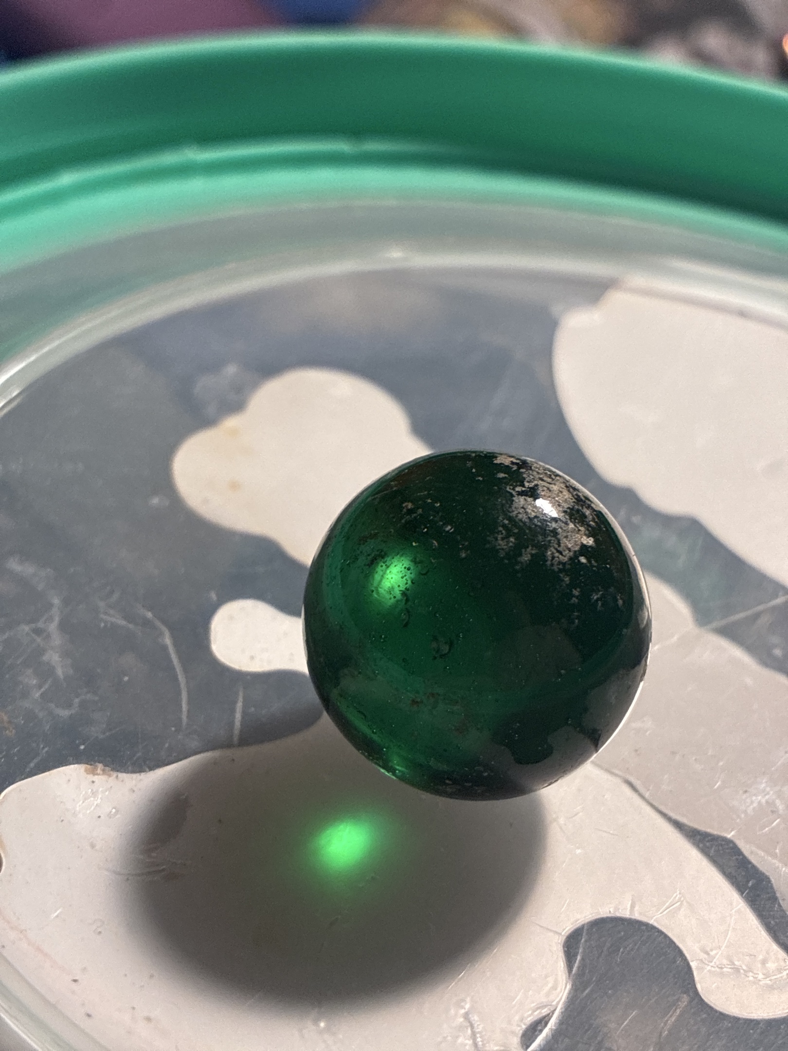 Emerald Green by Akro Agate Company, identification view