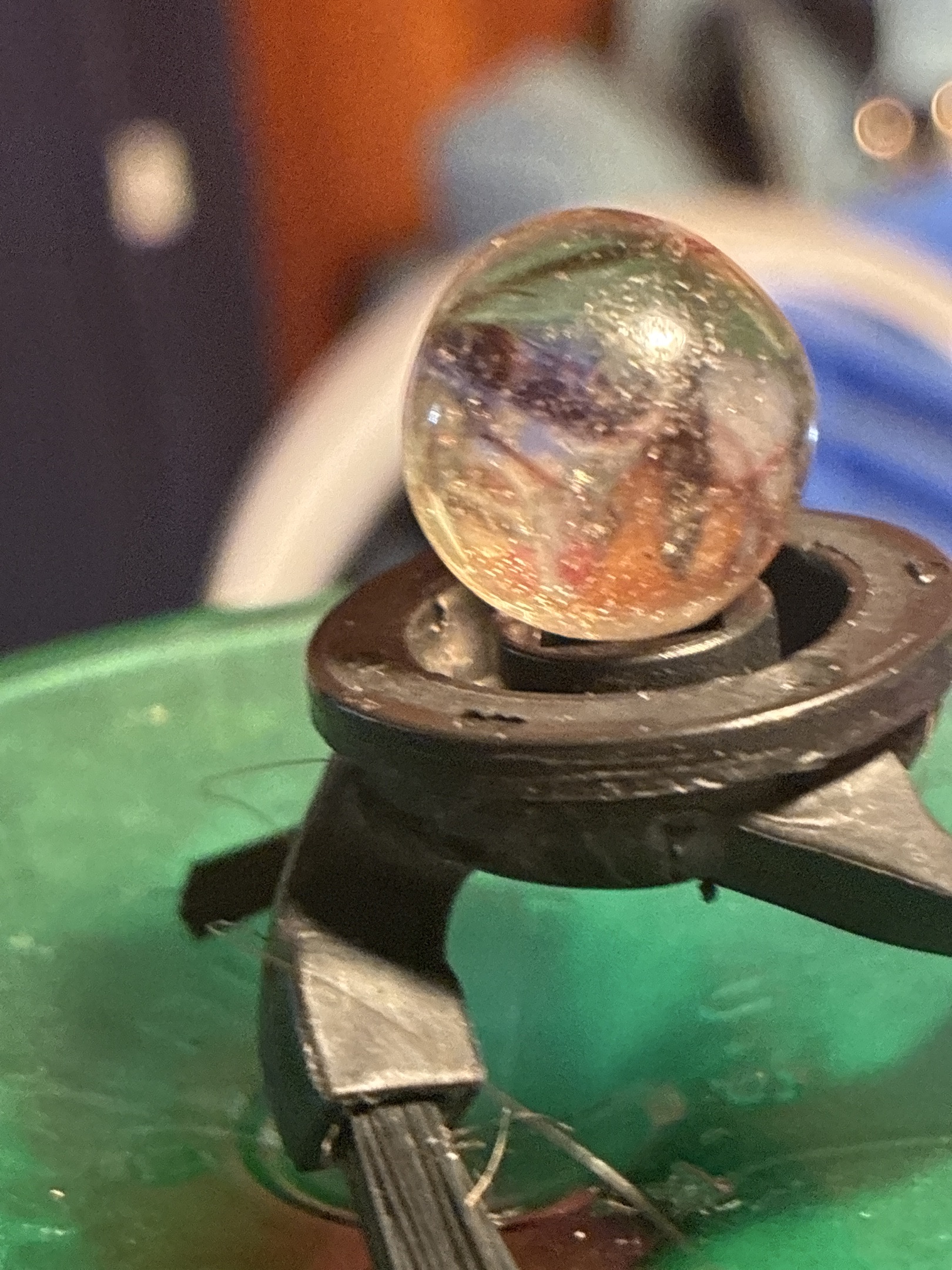 Clear Single-Stream Slag by Peltier Glass Company, identification view