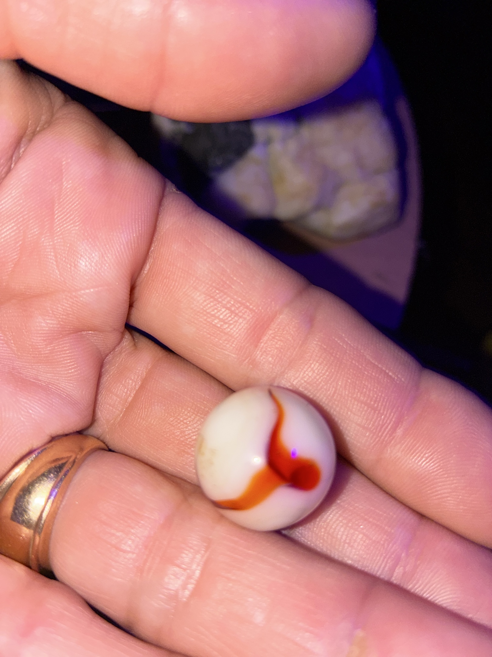 Red/White Swirl by Alley Agate, identification view