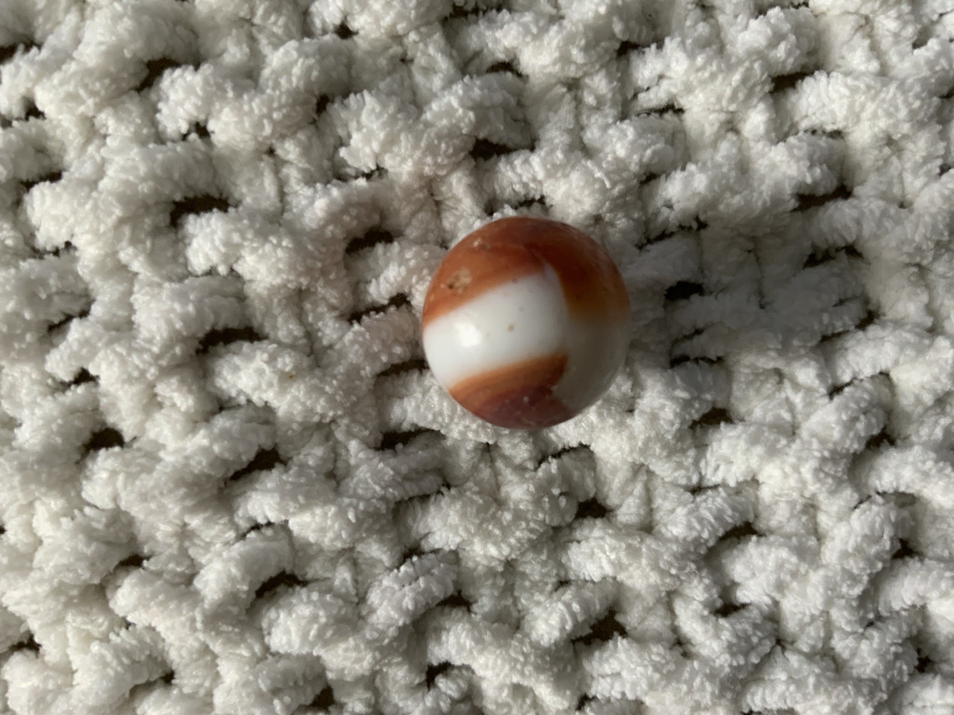 Brown Corkscrew by Akro Agate, identification view