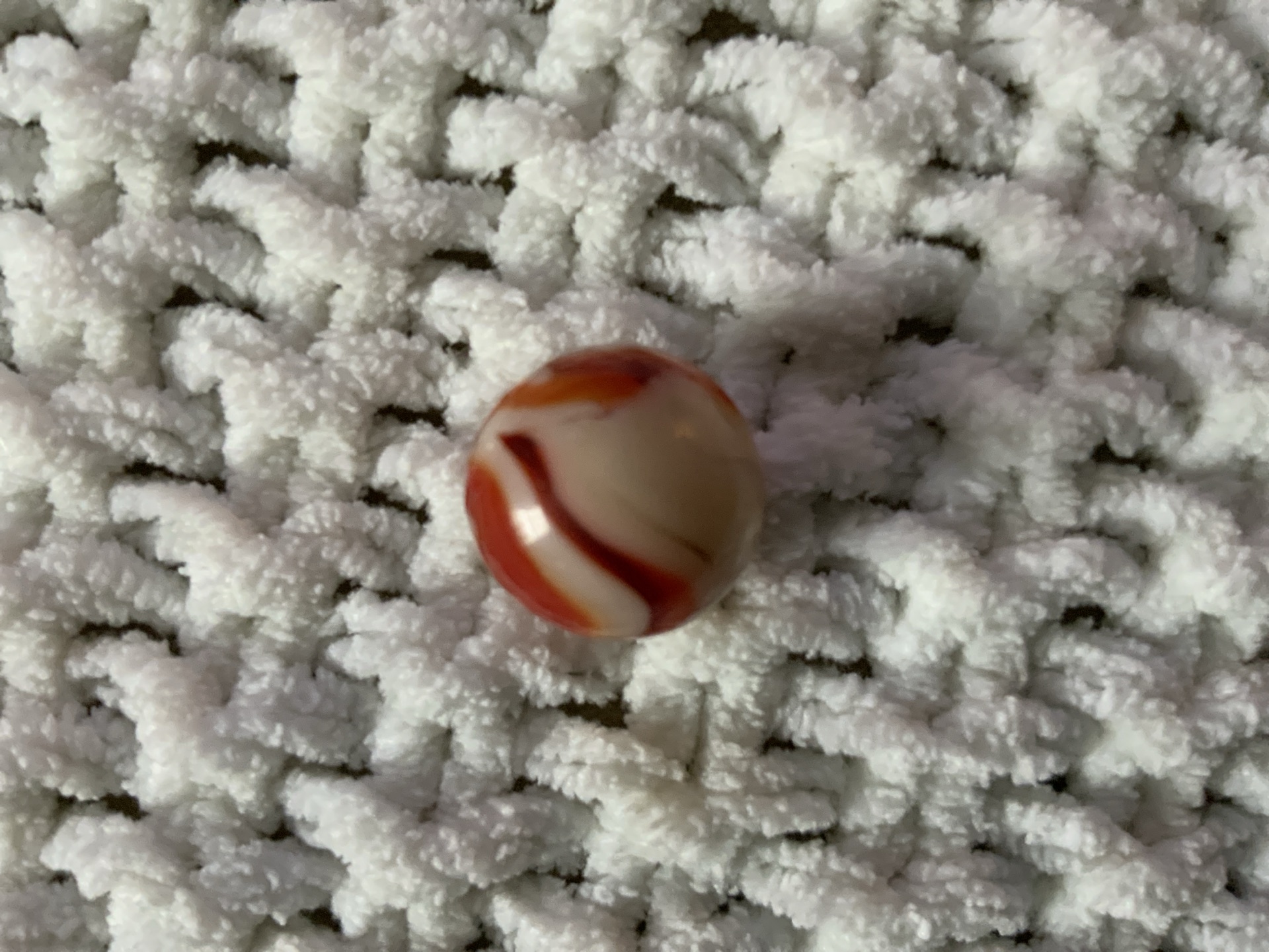 Red and White Special by Akro Agate, identification view