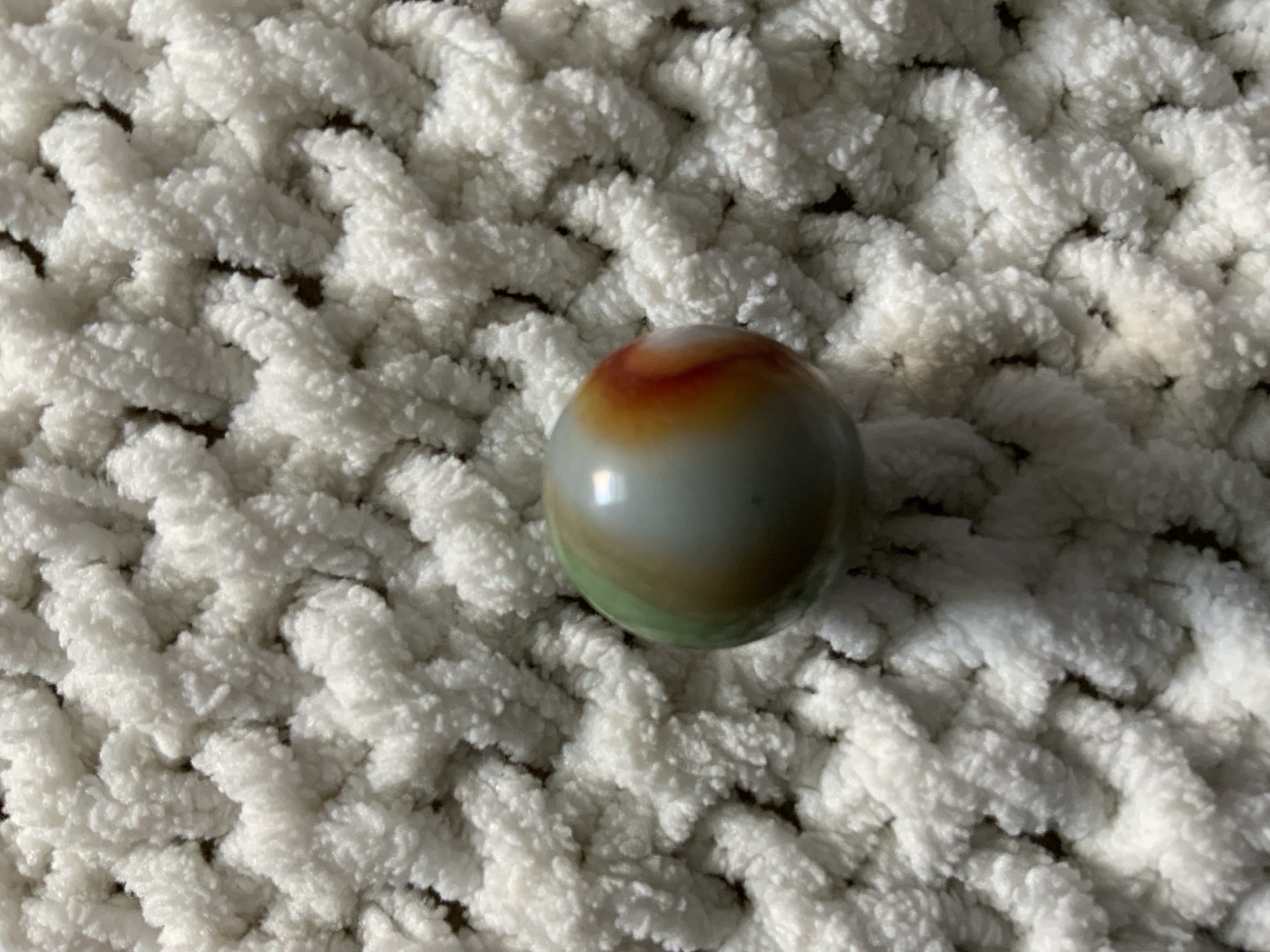 Tri-Color Patch - Green and Orange on White by Akro Agate, identification view