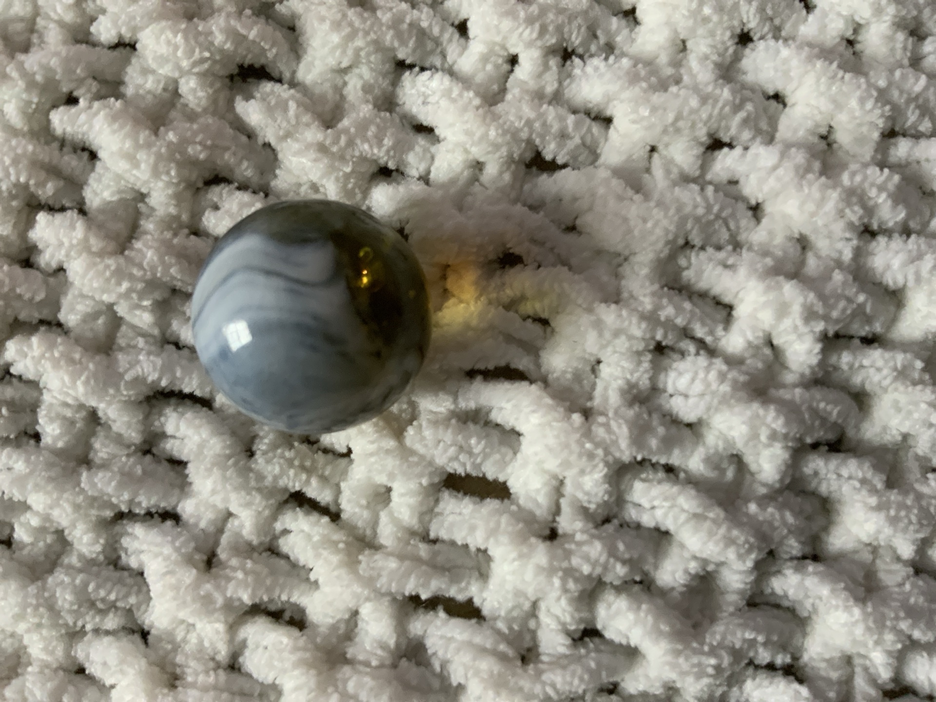 Amber / Root Beer Slag by Akro Agate, identification view