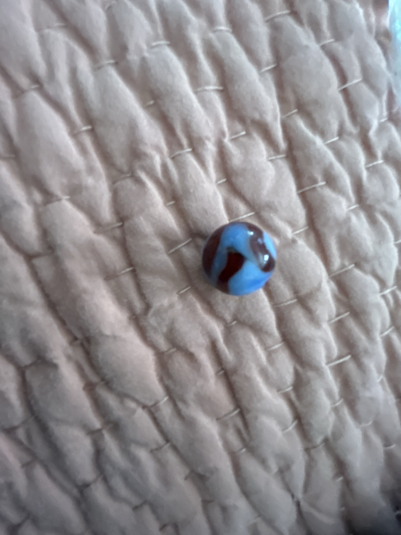 Blue Oxblood Patch by Vitro Agate Company, identification view