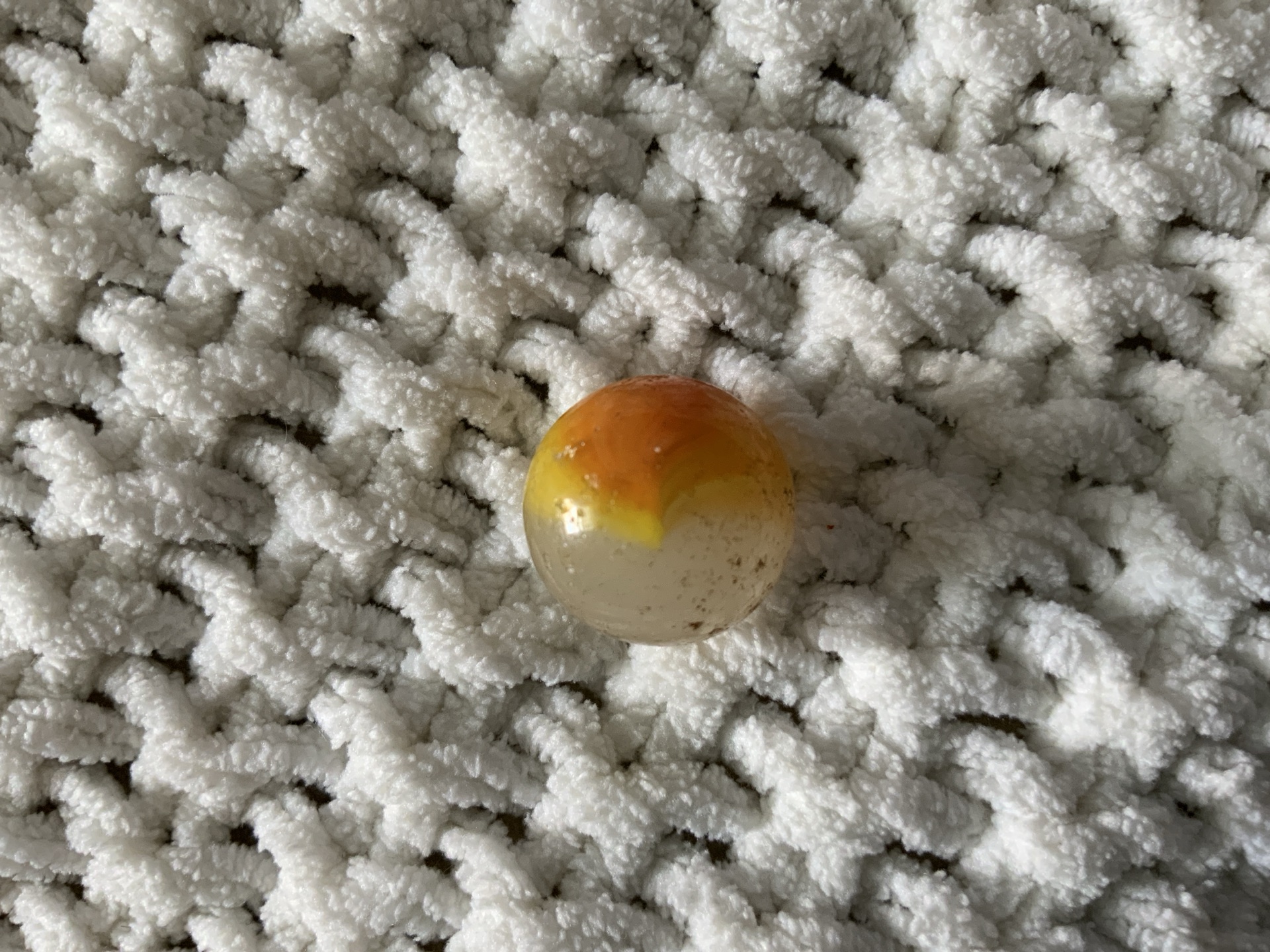 Egg Yolk Special by Akro Agate, identification view