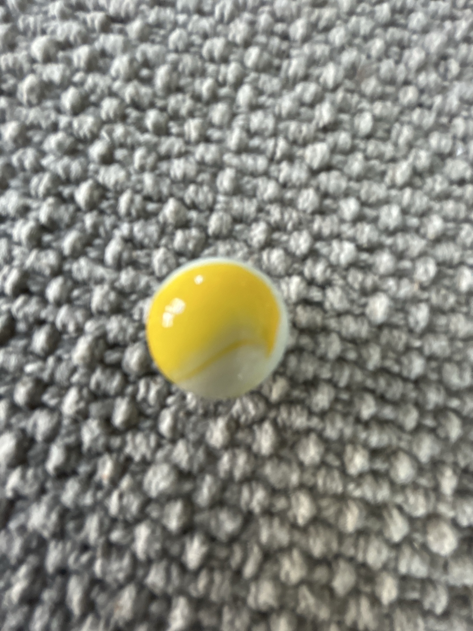 Egg Yolk by Akro Agate, identification view