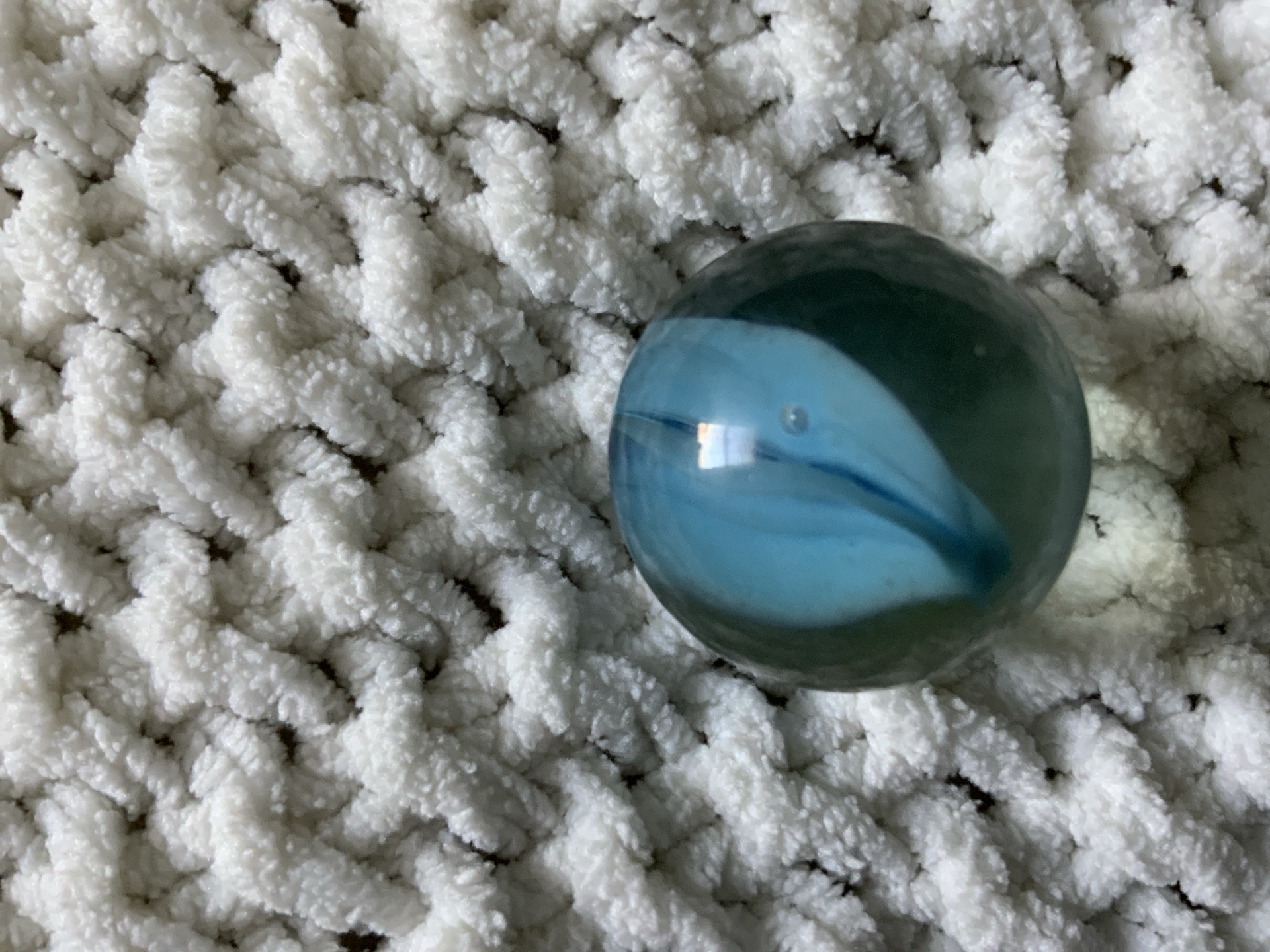 Light Blue Shooter Cat's Eye by Vitro Agate Company, identification view