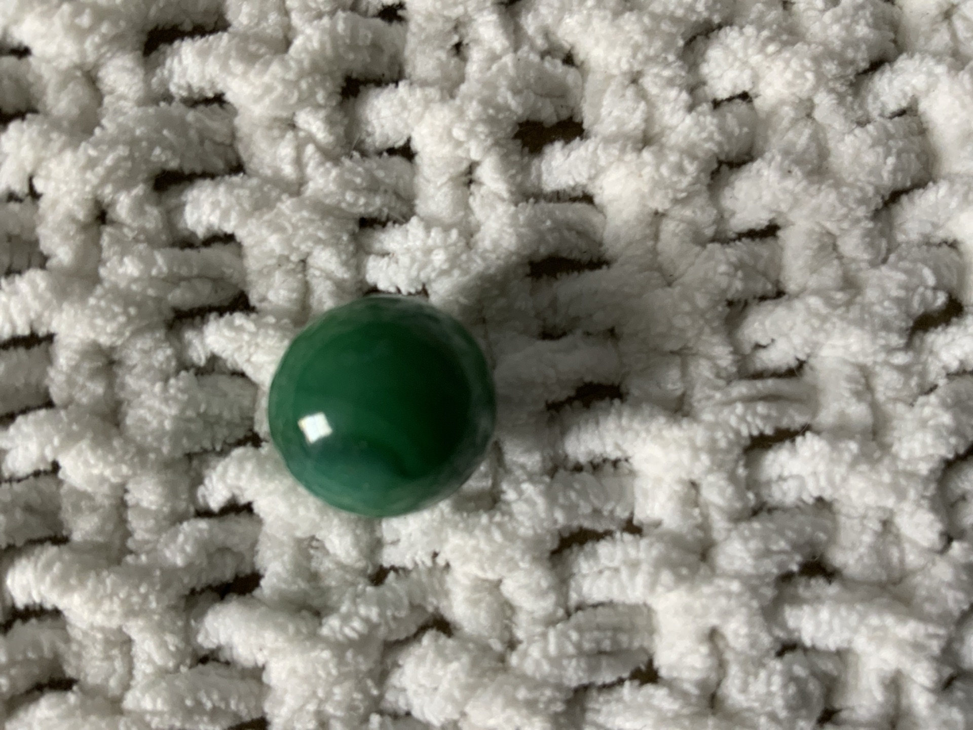 Opaque Green Game Marble by Vitro Agate, identification view